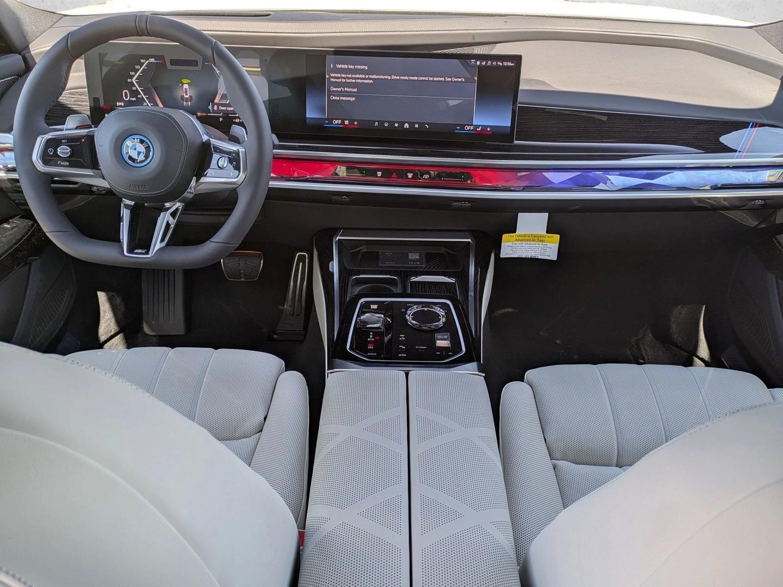 Thumbnail: 2026 BMW 7 Series - 3