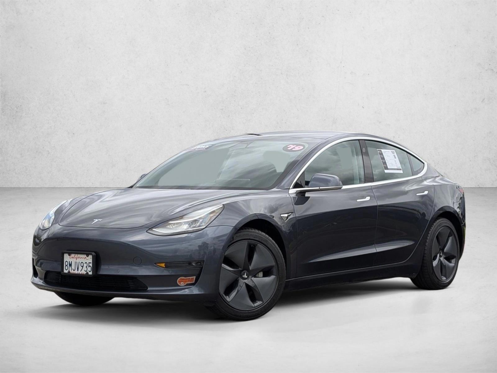 Thumbnail: 2019 Tesla Model 3 - 1