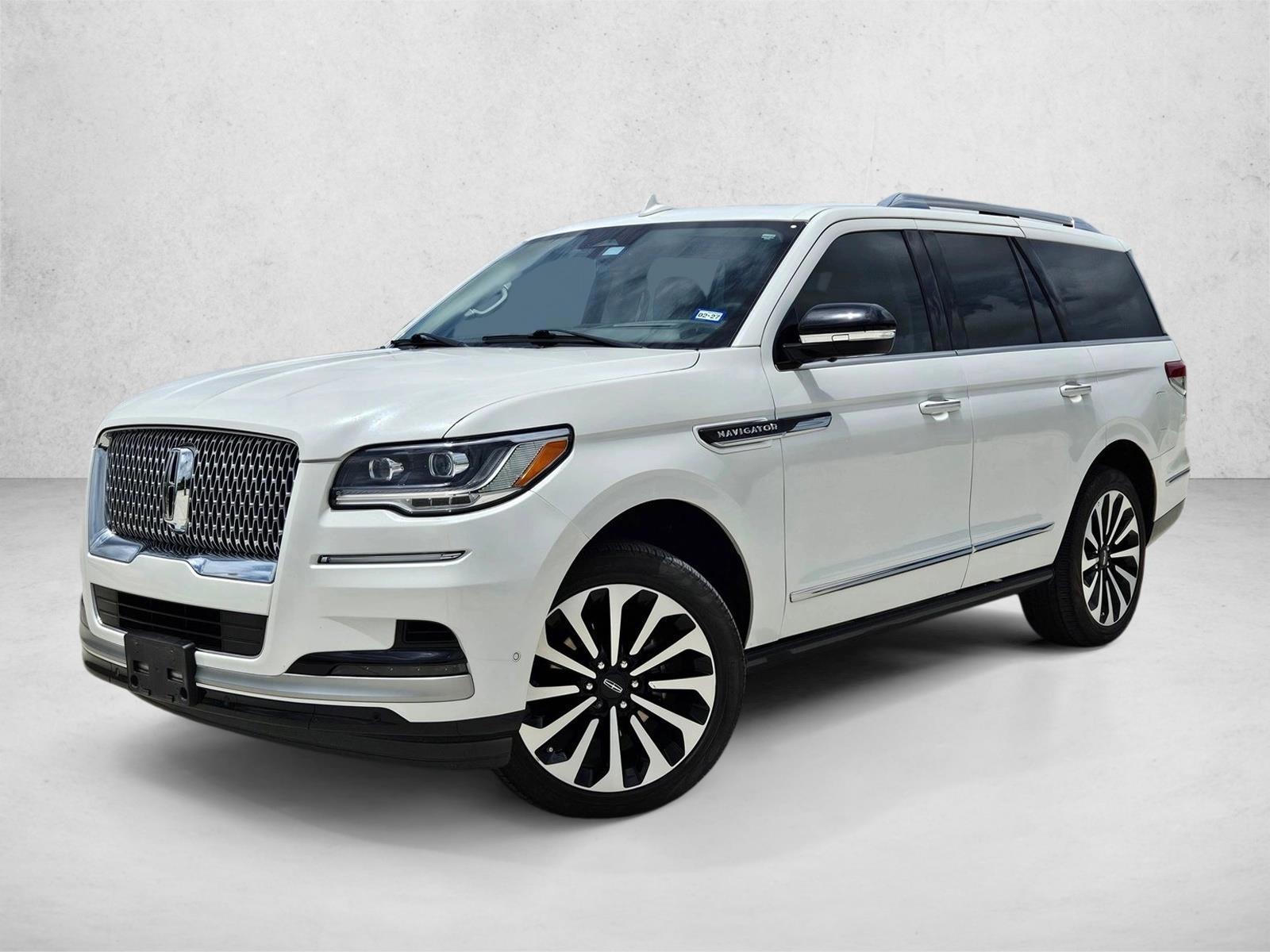 Thumbnail: 2023 Lincoln Navigator - 1