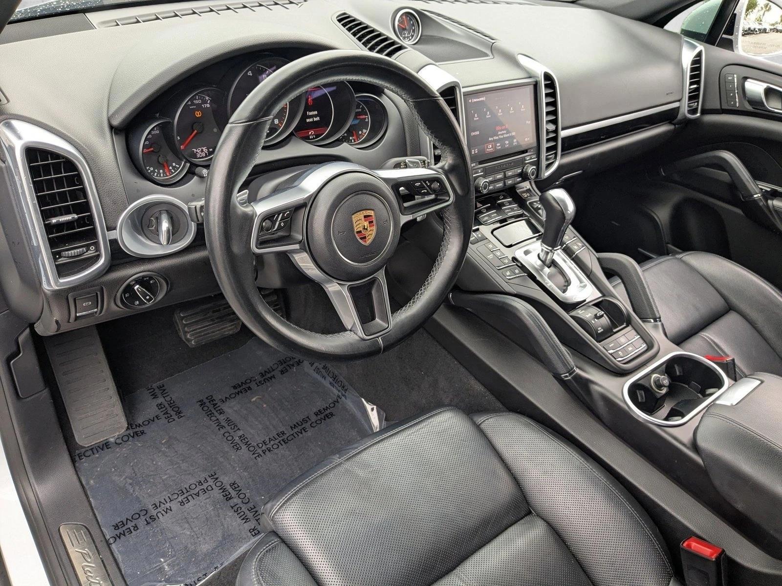 Thumbnail: 2017 Porsche Cayenne - 3