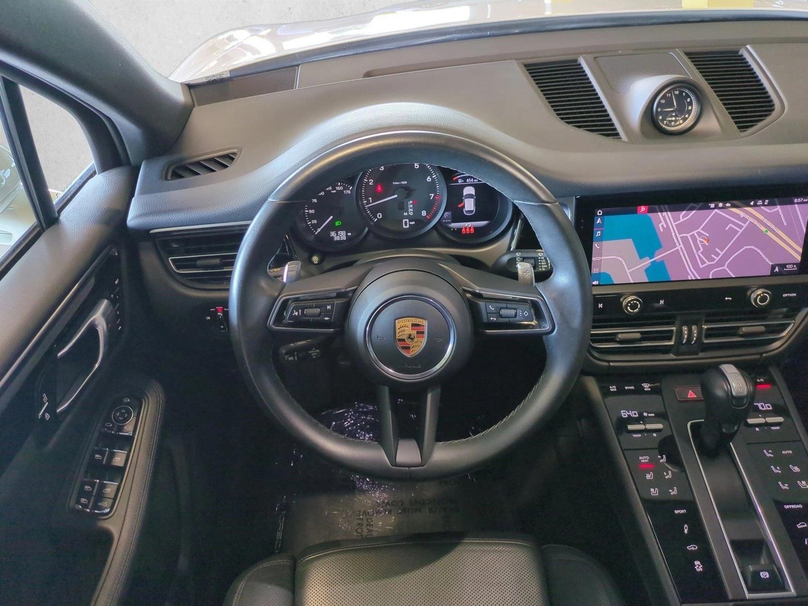 Thumbnail: 2023 Porsche Macan - 4