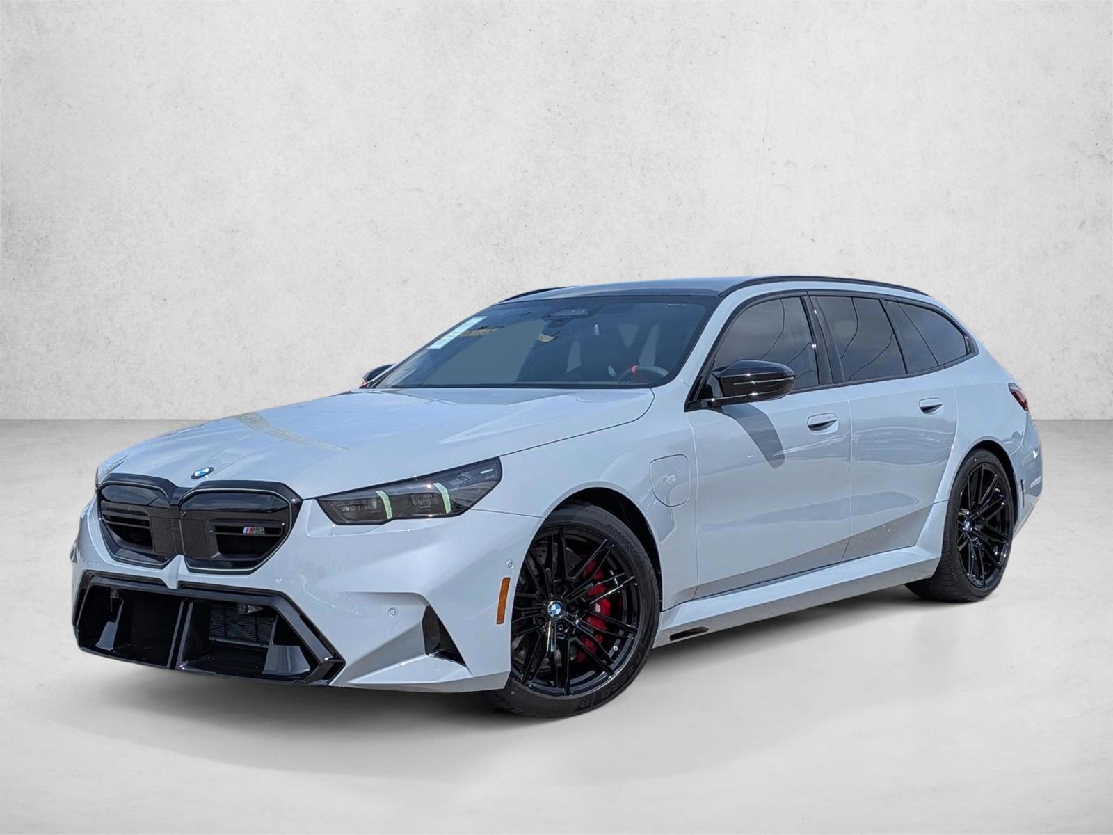 Thumbnail: 2026 BMW M5 - 1