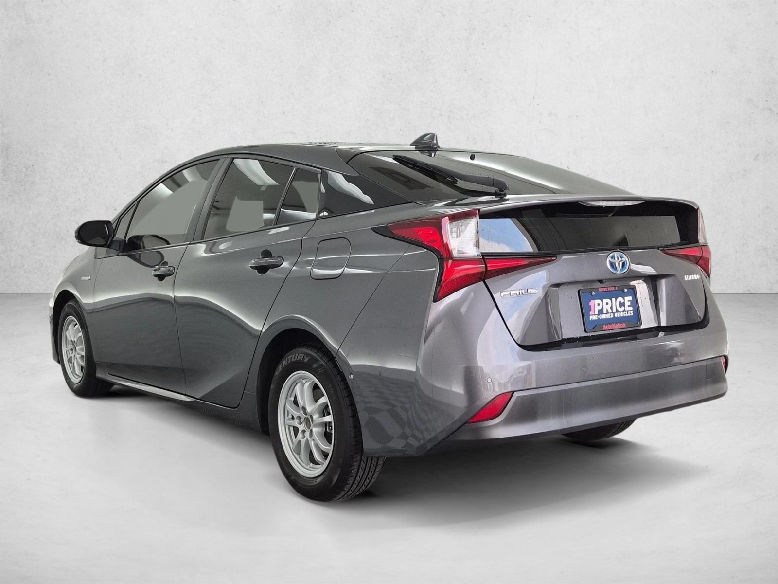 2022 Toyota Prius LE - Photo 8