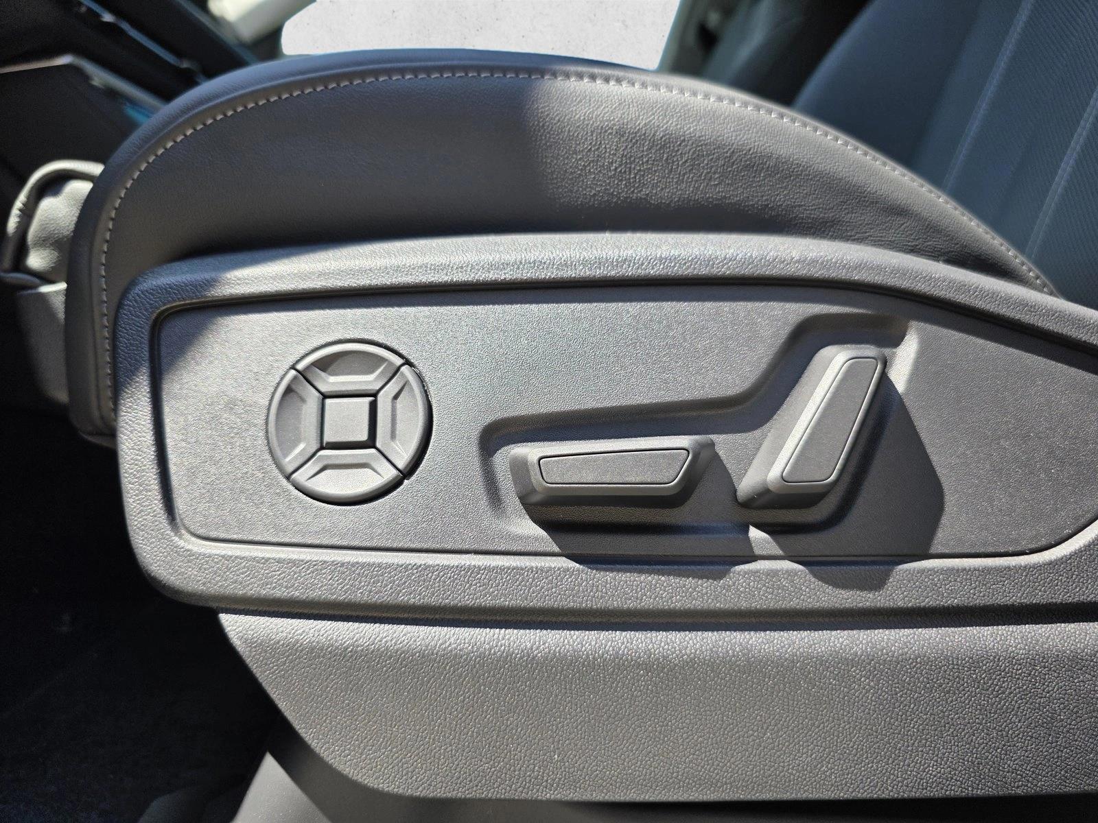 Thumbnail: 2025 Audi Q5 - 4