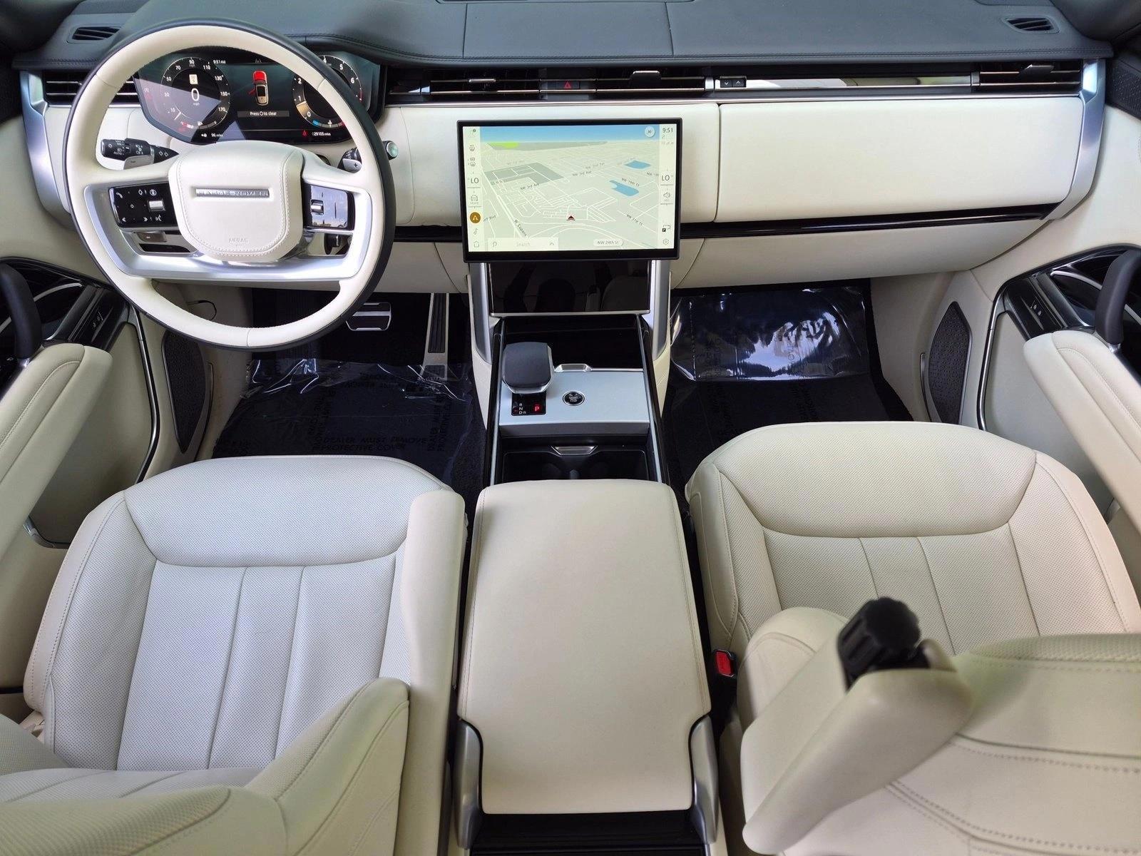 Thumbnail: 2025 Land Rover Range Rover - 4
