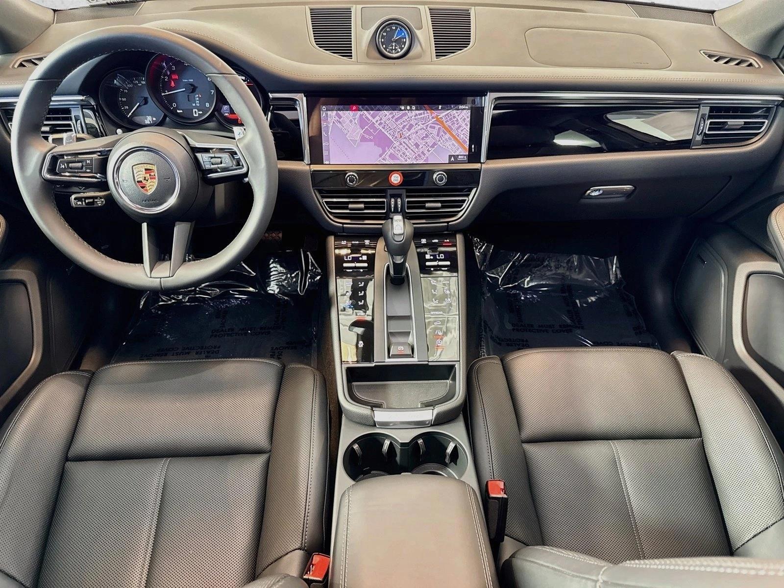 Thumbnail: 2025 Porsche Macan - 4