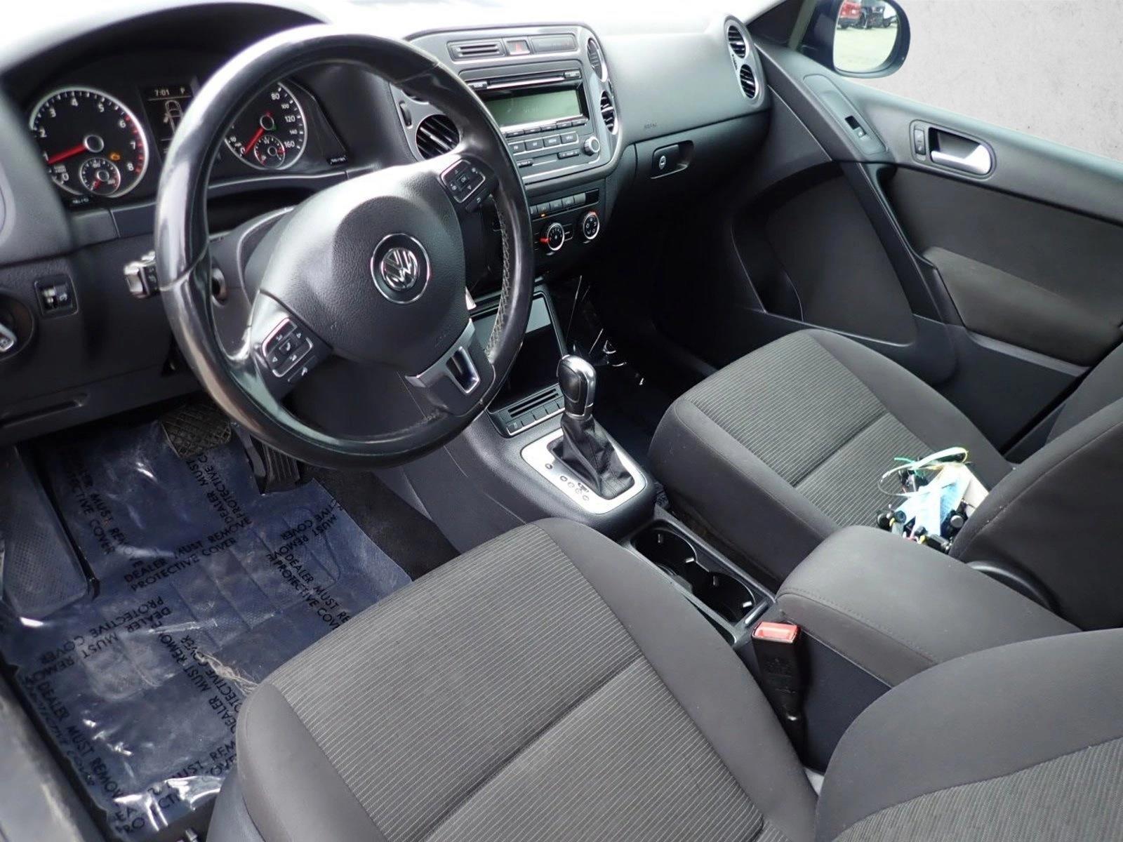 Thumbnail: 2013 Volkswagen Tiguan - 3