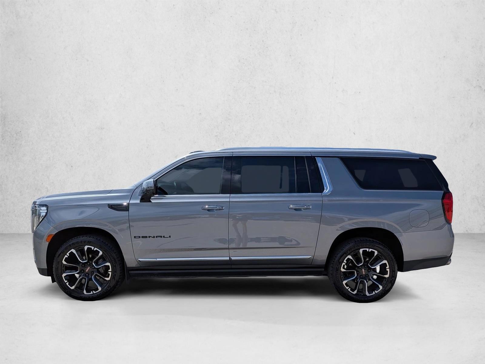 Thumbnail: 2022 GMC Yukon XL - 3