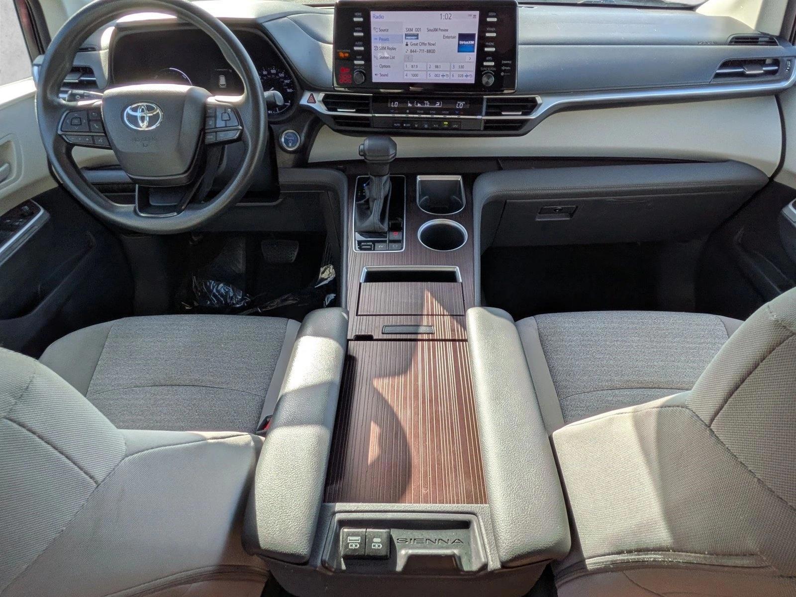 Thumbnail: 2023 Toyota Sienna - 3