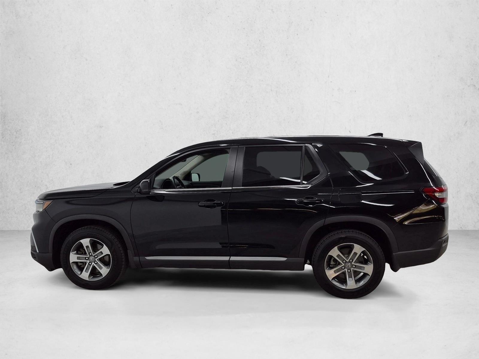 Thumbnail: 2023 Honda Pilot - 2