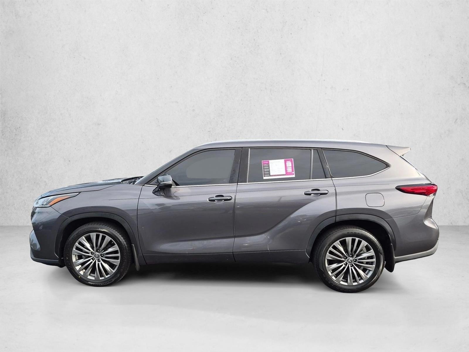 Thumbnail: 2021 Toyota Highlander - 2