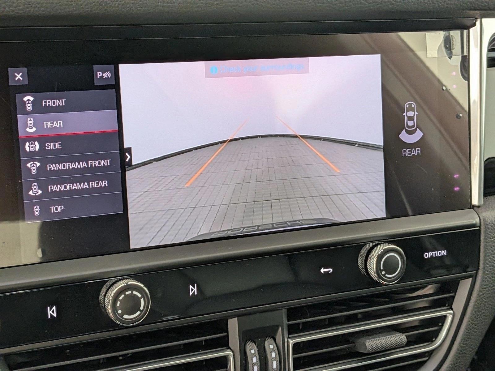 2026 Porsche Macan T - Photo 18