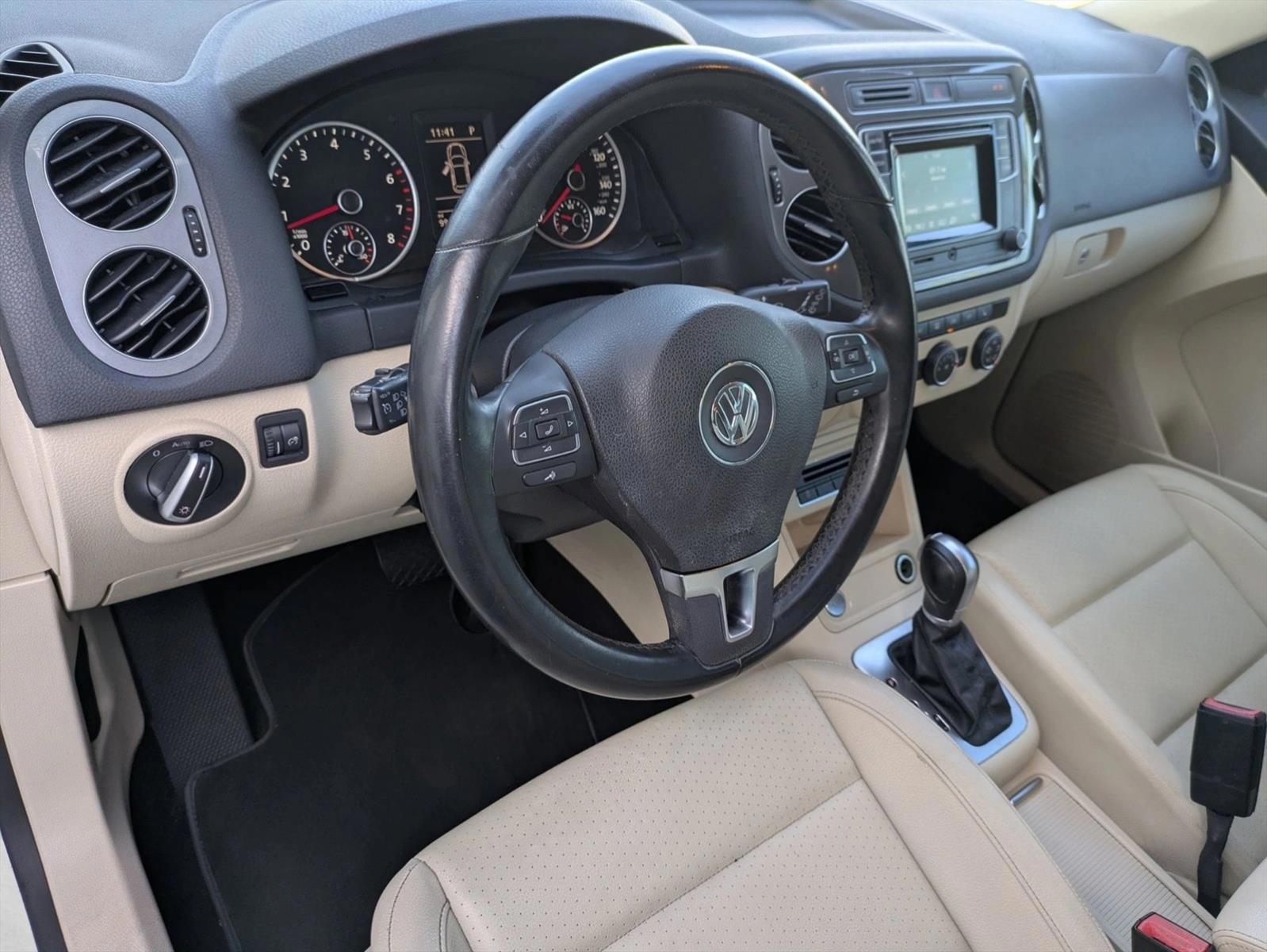 Thumbnail: 2016 Volkswagen Tiguan - 3