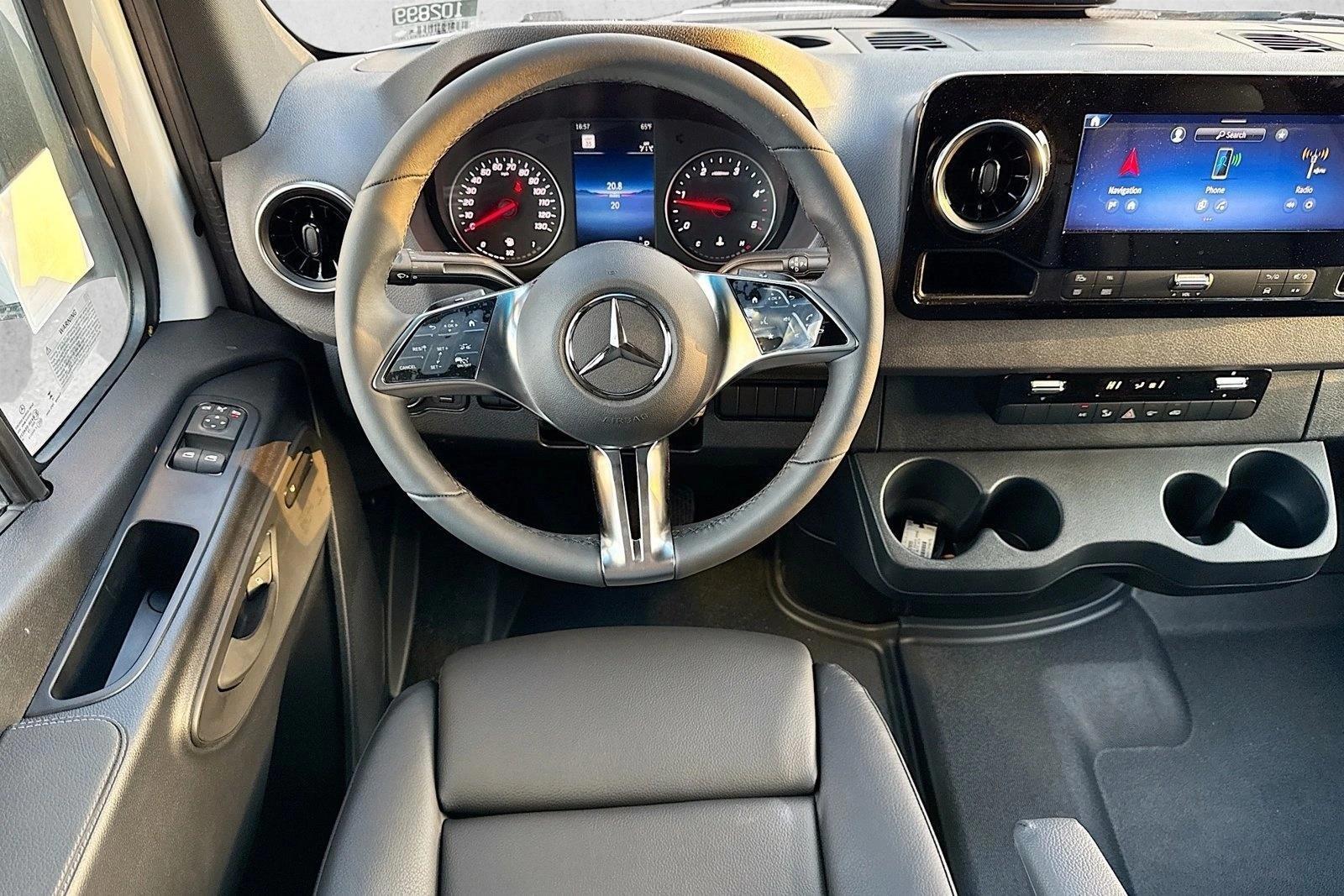 Thumbnail: 2026 Mercedes-Benz Sprinter - 3