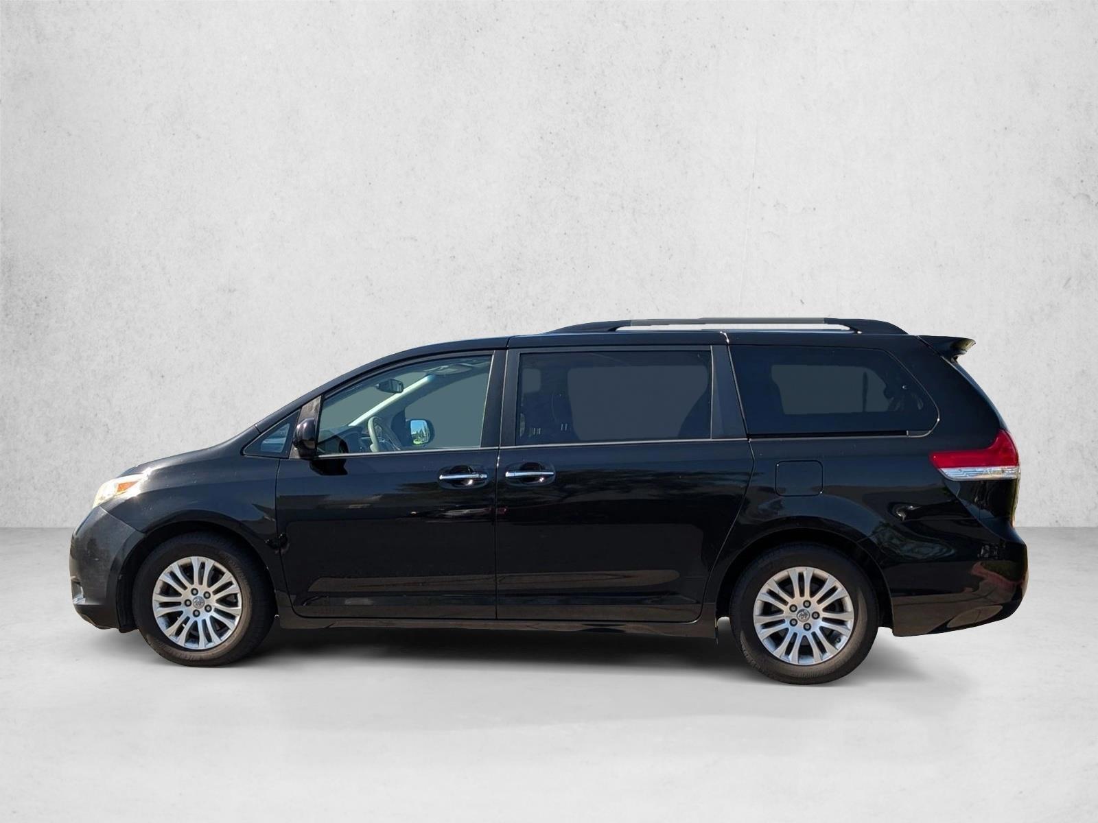 Thumbnail: 2013 Toyota Sienna - 2