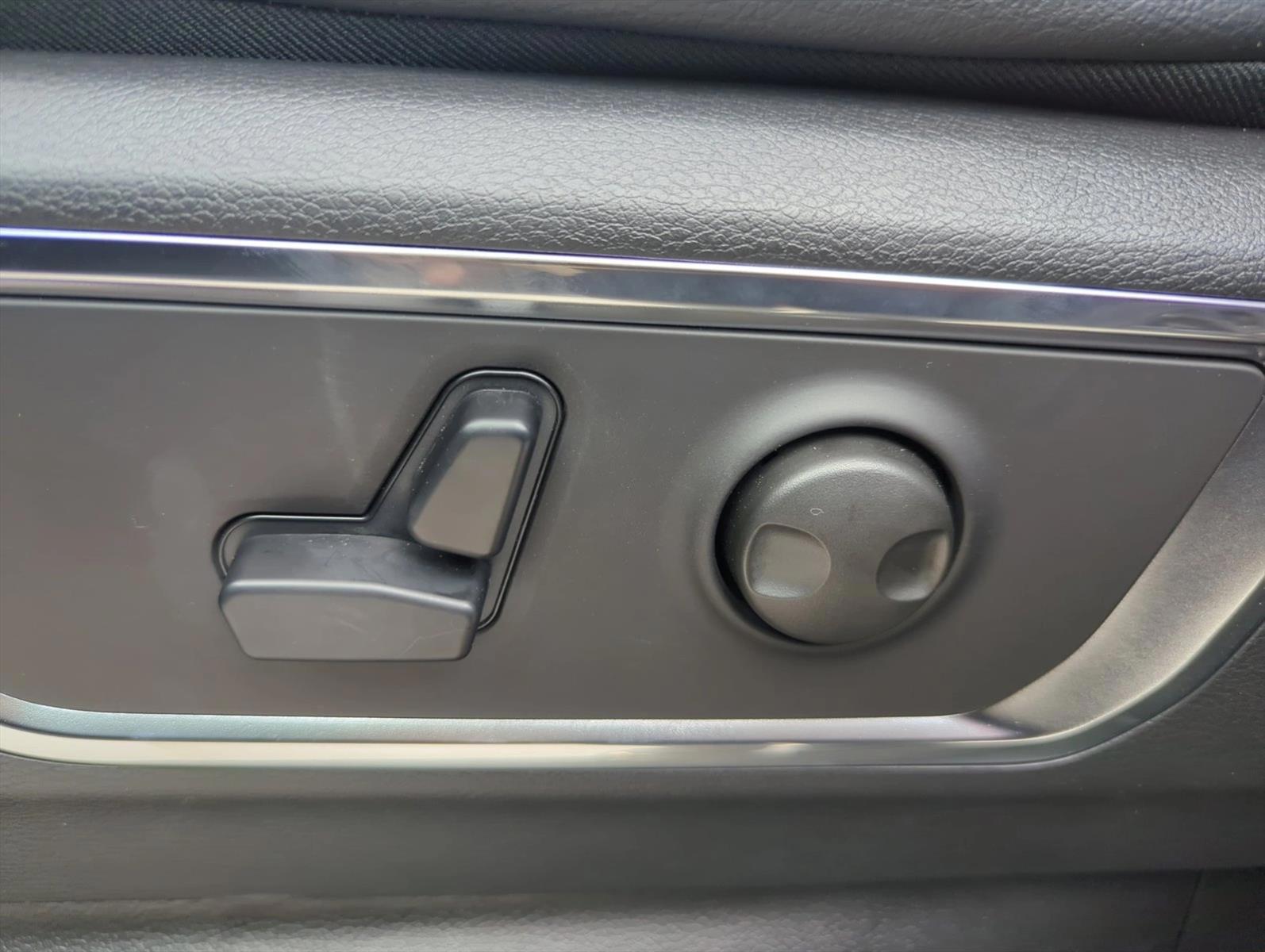 Thumbnail: 2026 RAM 1500 - 3