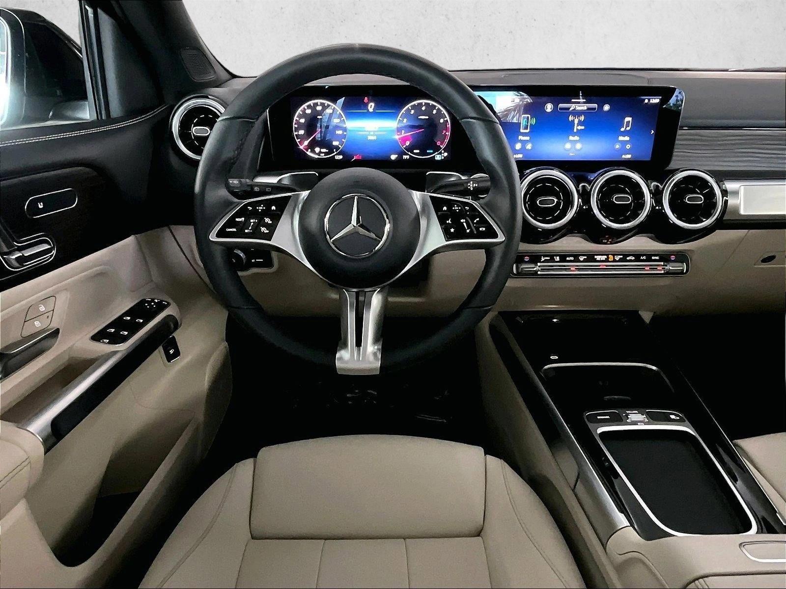 Thumbnail: 2026 Mercedes-Benz GLB - 3