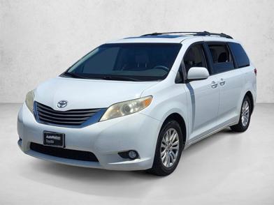 2014 Toyota Sienna XLE -
                  Cerritos, CA