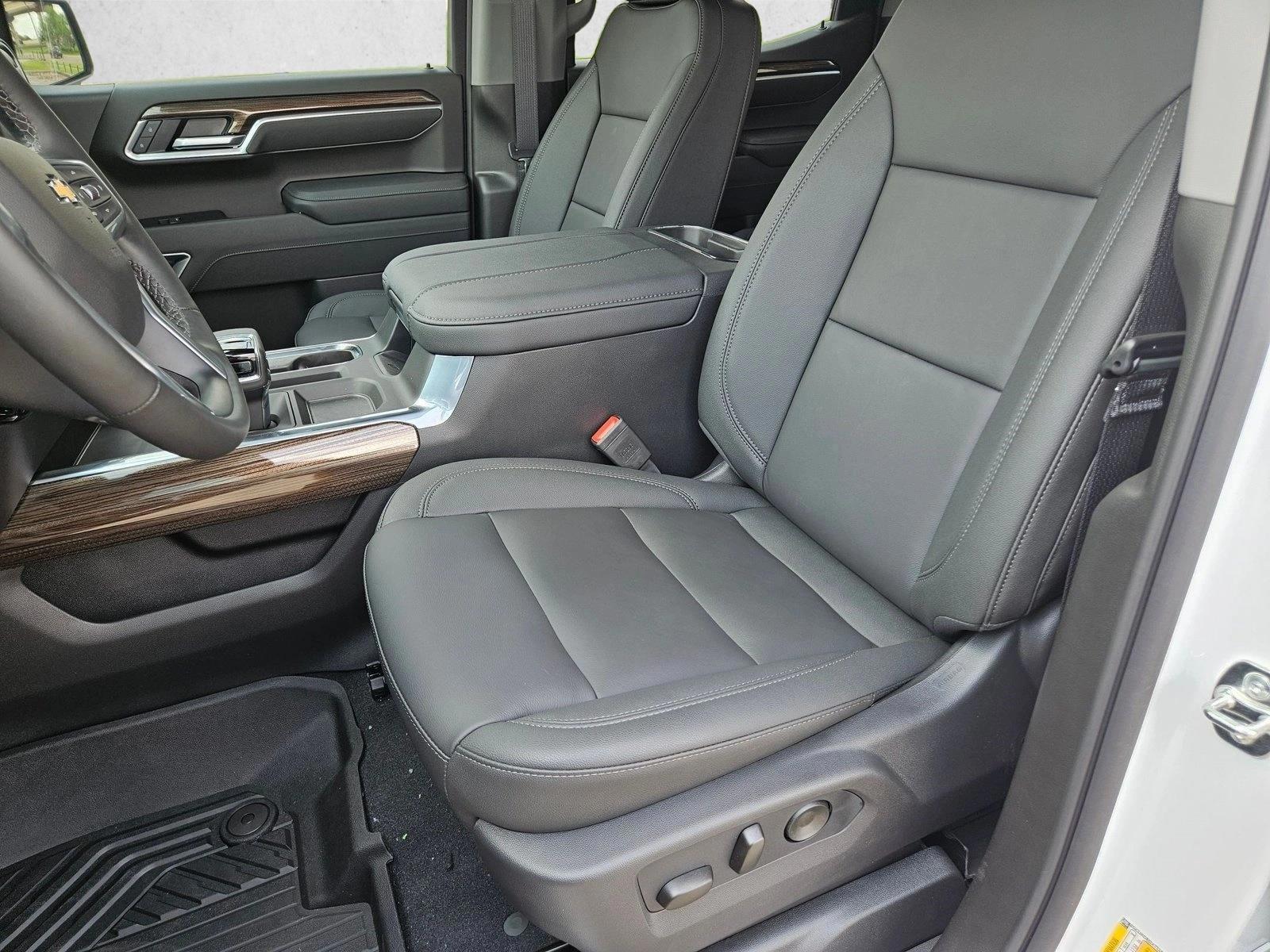 Thumbnail: 2026 Chevrolet Silverado 1500 - 4
