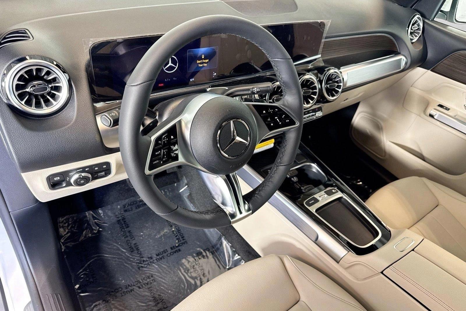 Thumbnail: 2026 Mercedes-Benz GLB - 3
