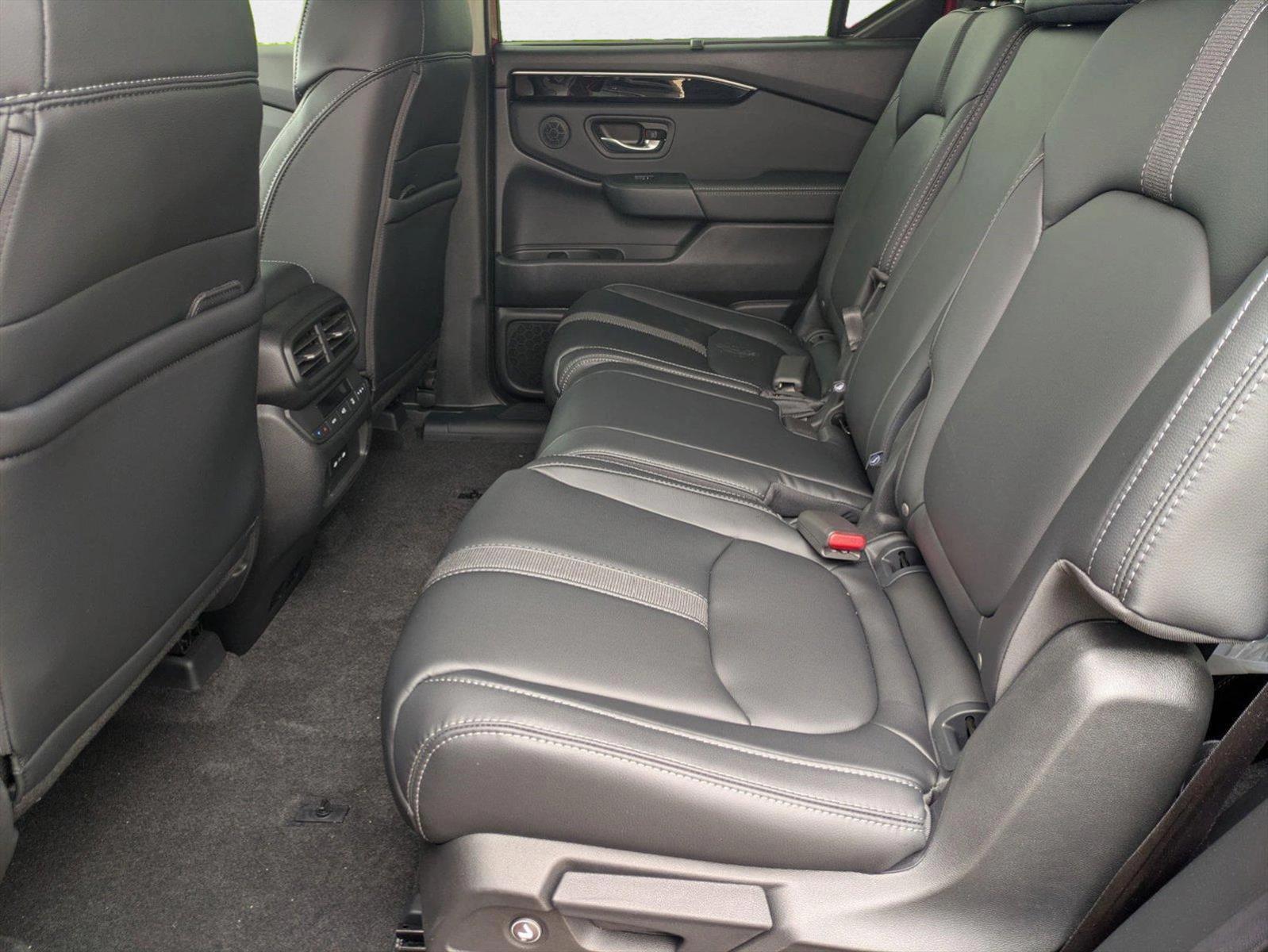 2025 Honda Pilot Touring - Photo 16