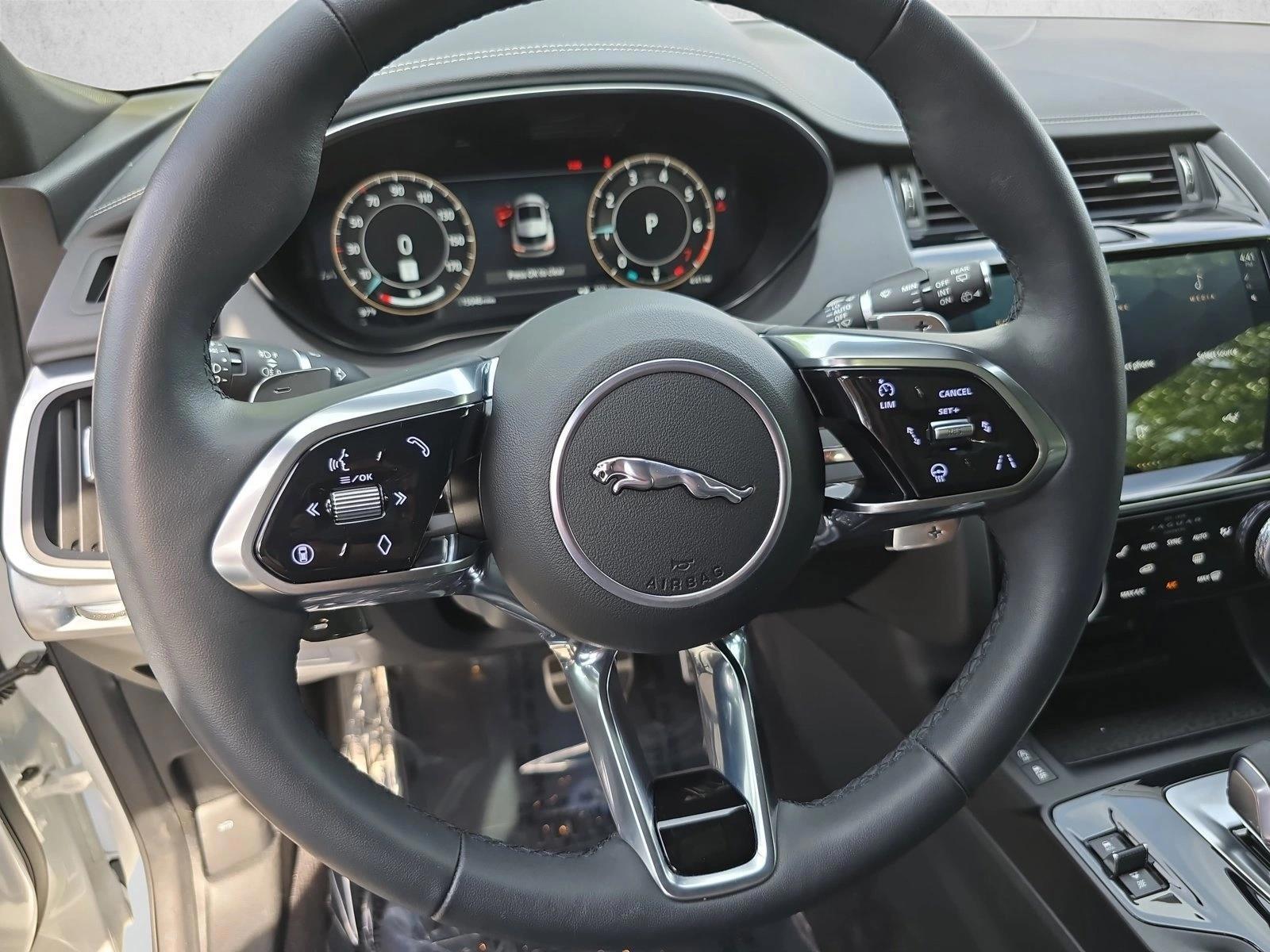 2024 Jaguar E-Pace R-DYNAMIC SE - Photo 18