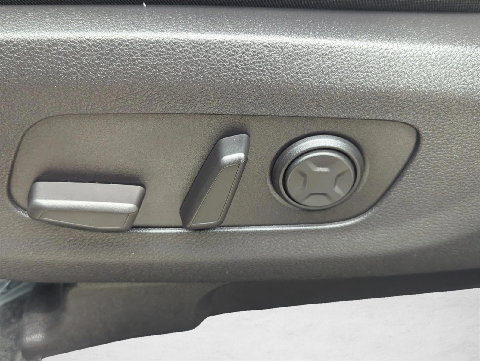 Thumbnail: 2024 Kia Carnival - 3