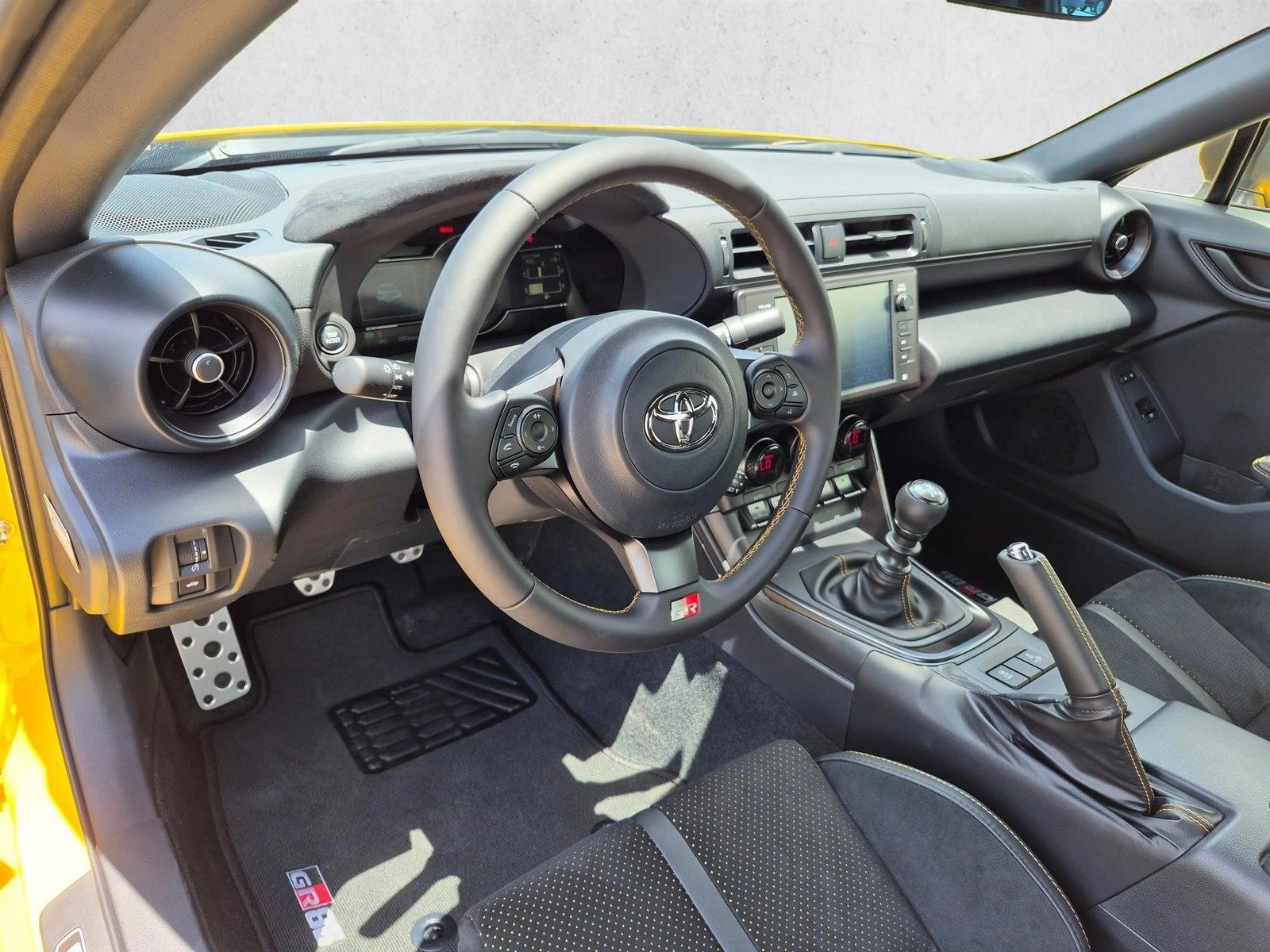 Thumbnail: 2026 Toyota GR86 - 3