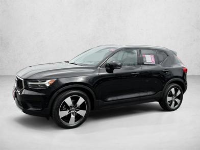 2019 Volvo XC40 T5 Momentum -
                  Centennial, CO