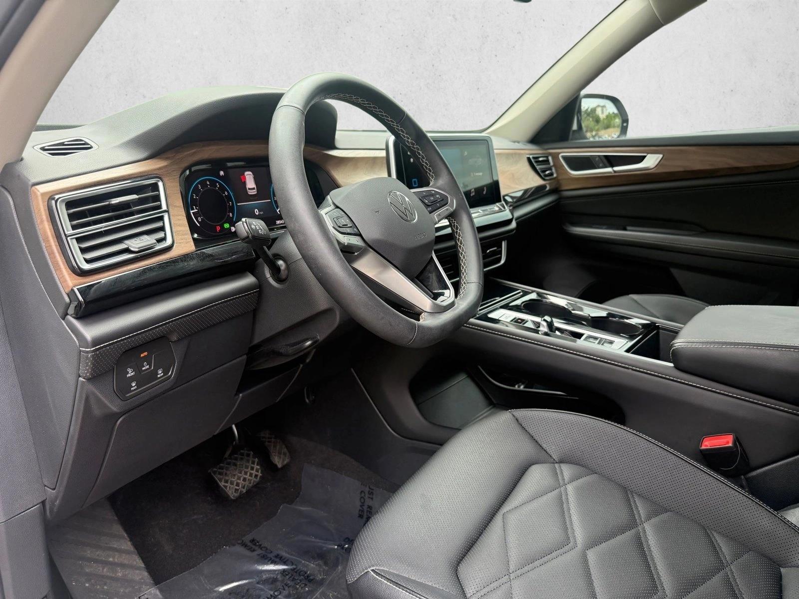 2024 Volkswagen Atlas SE w/Tech - Photo 16