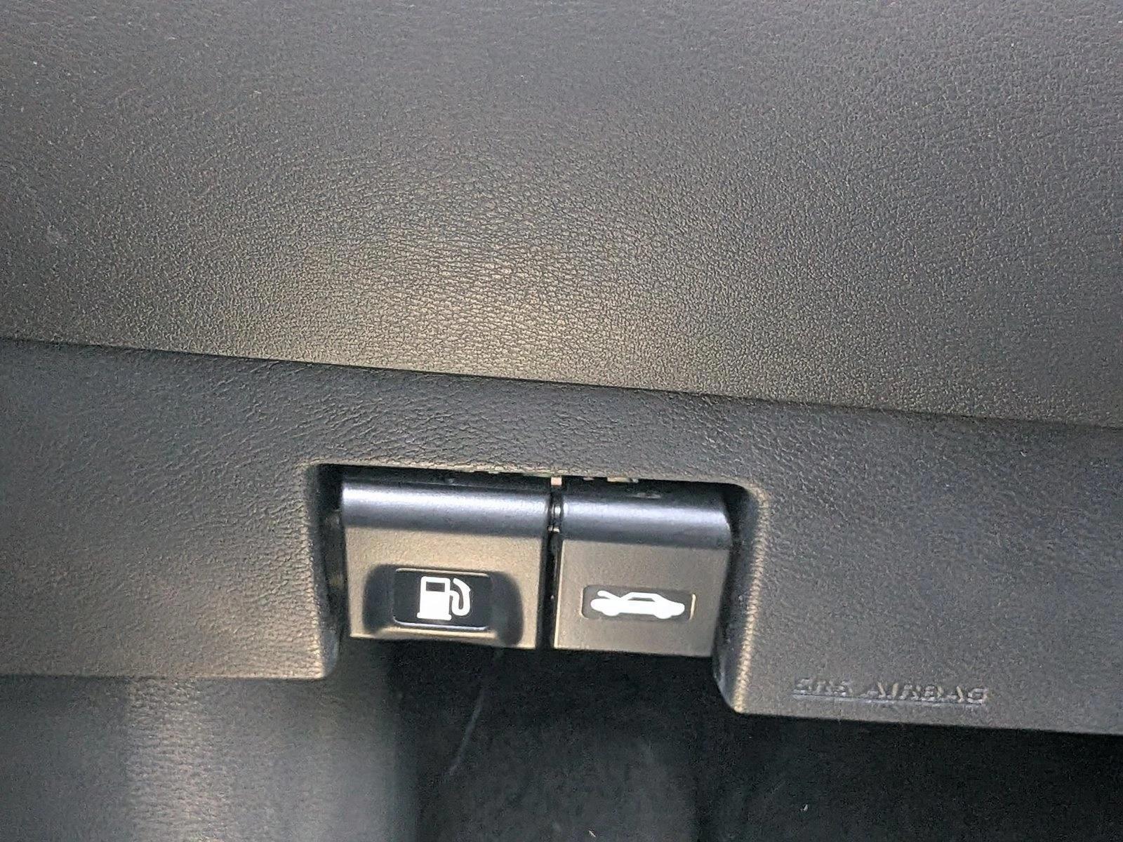 2025 Nissan Versa Sedan SV - Photo 16