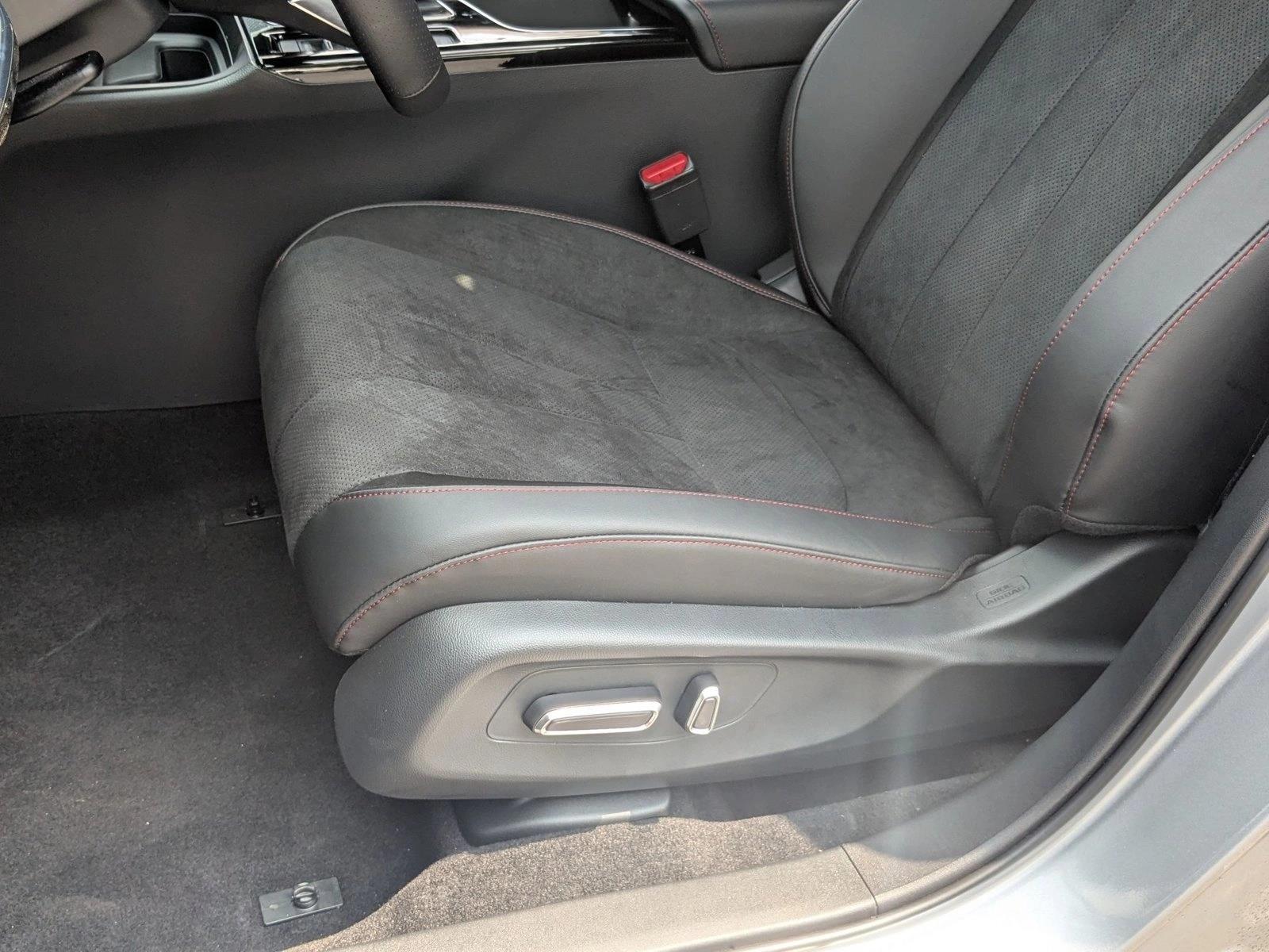 Thumbnail: 2025 Acura ADX - 4