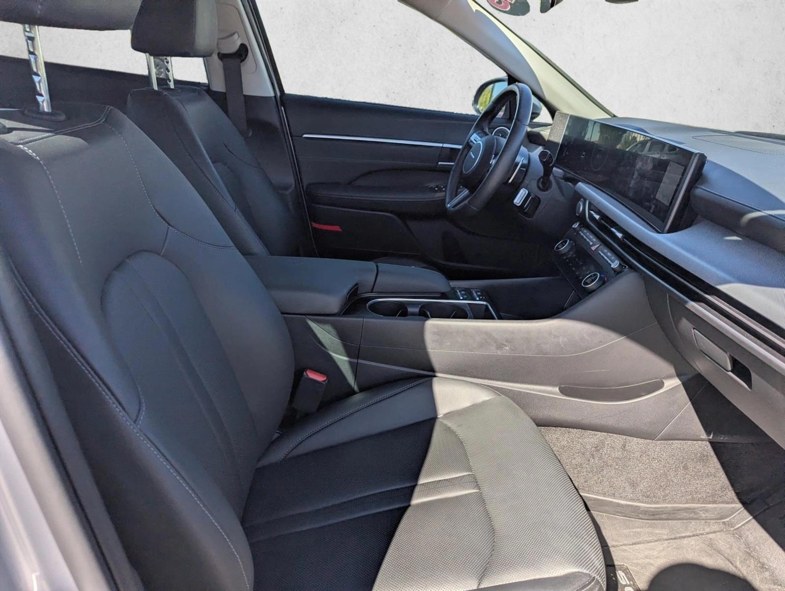 2025 Hyundai Sonata Hybrid Limited - Photo 29