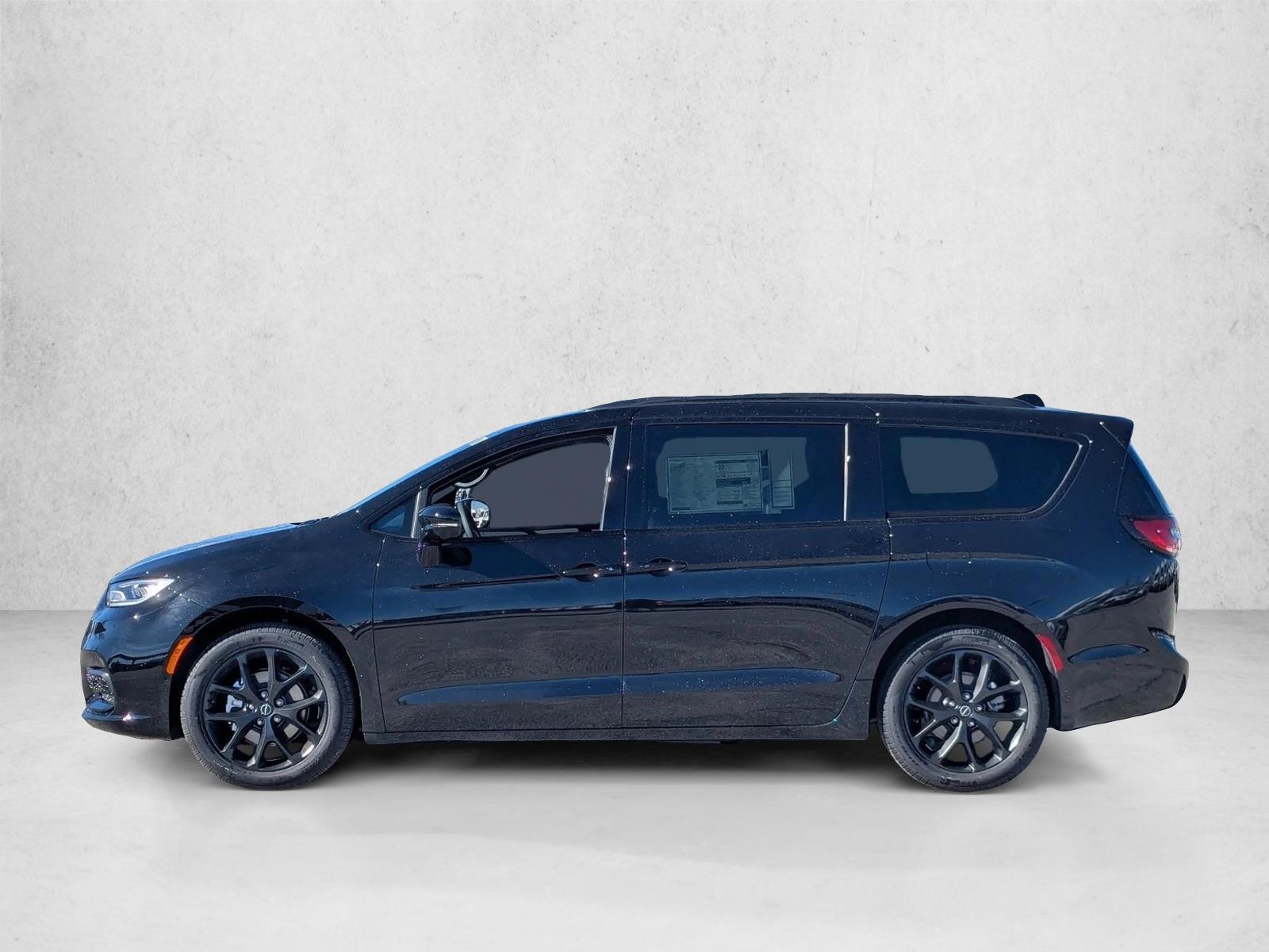 Thumbnail: 2026 Chrysler Pacifica - 2