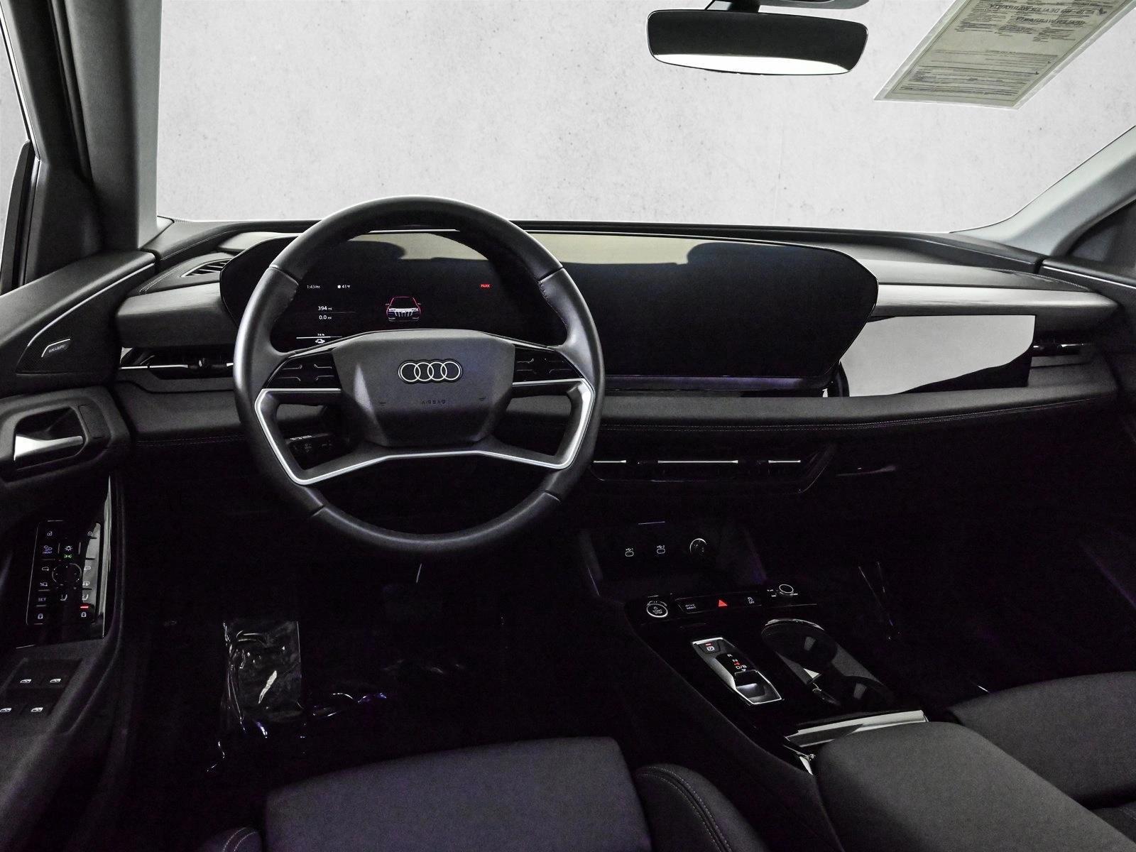 Thumbnail: 2025 Audi Q6 e-tron - 3