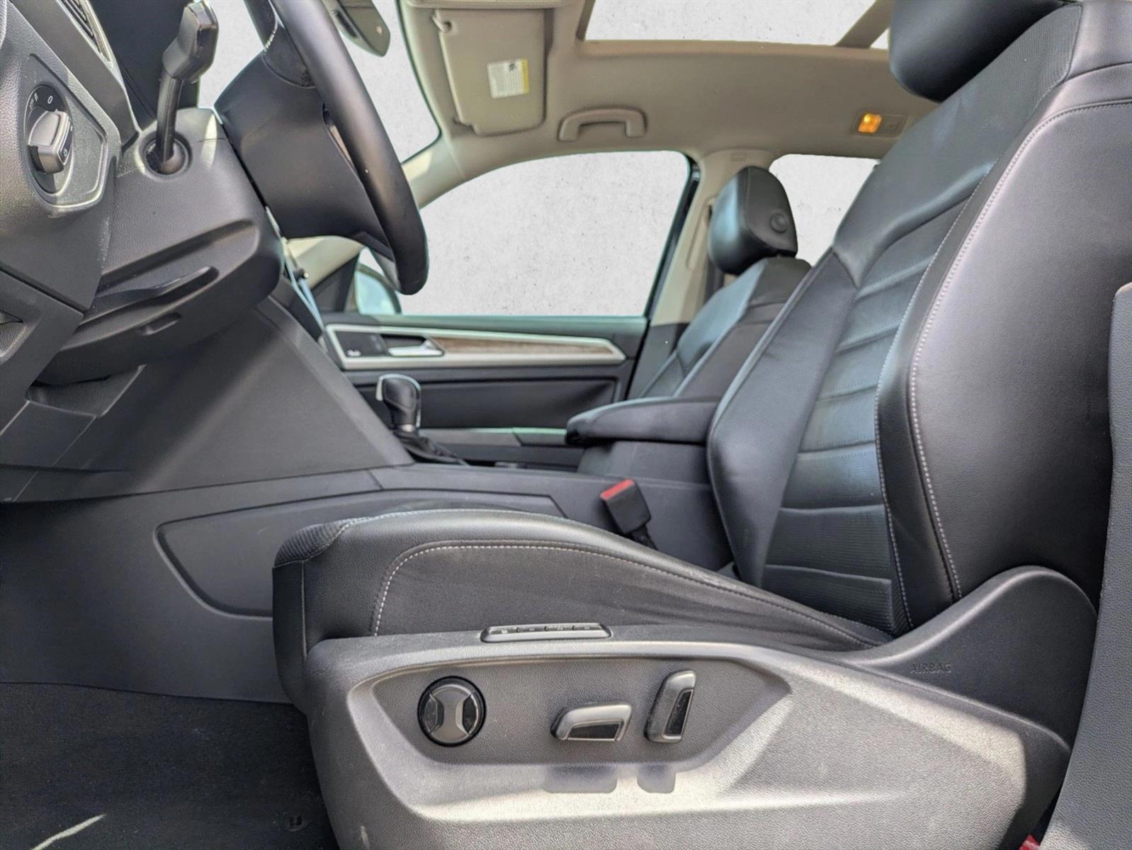 Thumbnail: 2019 Volkswagen Atlas - 4