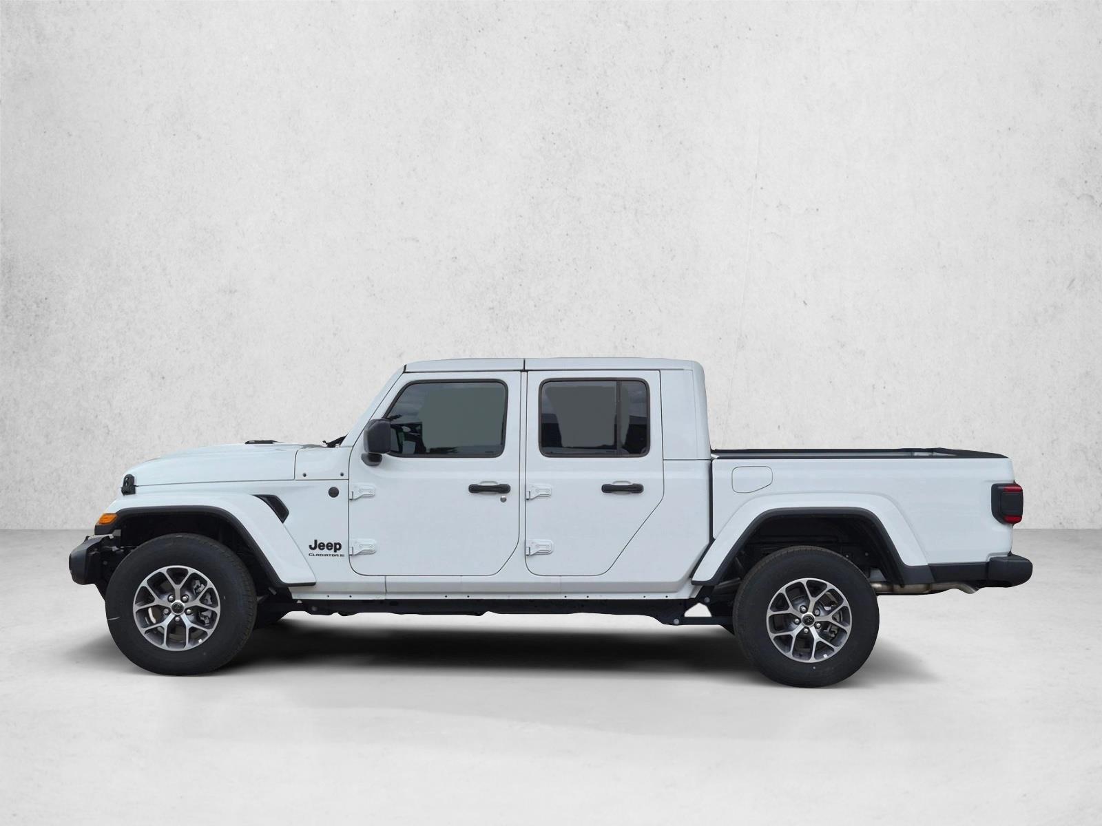 Thumbnail: 2025 Jeep Gladiator - 2