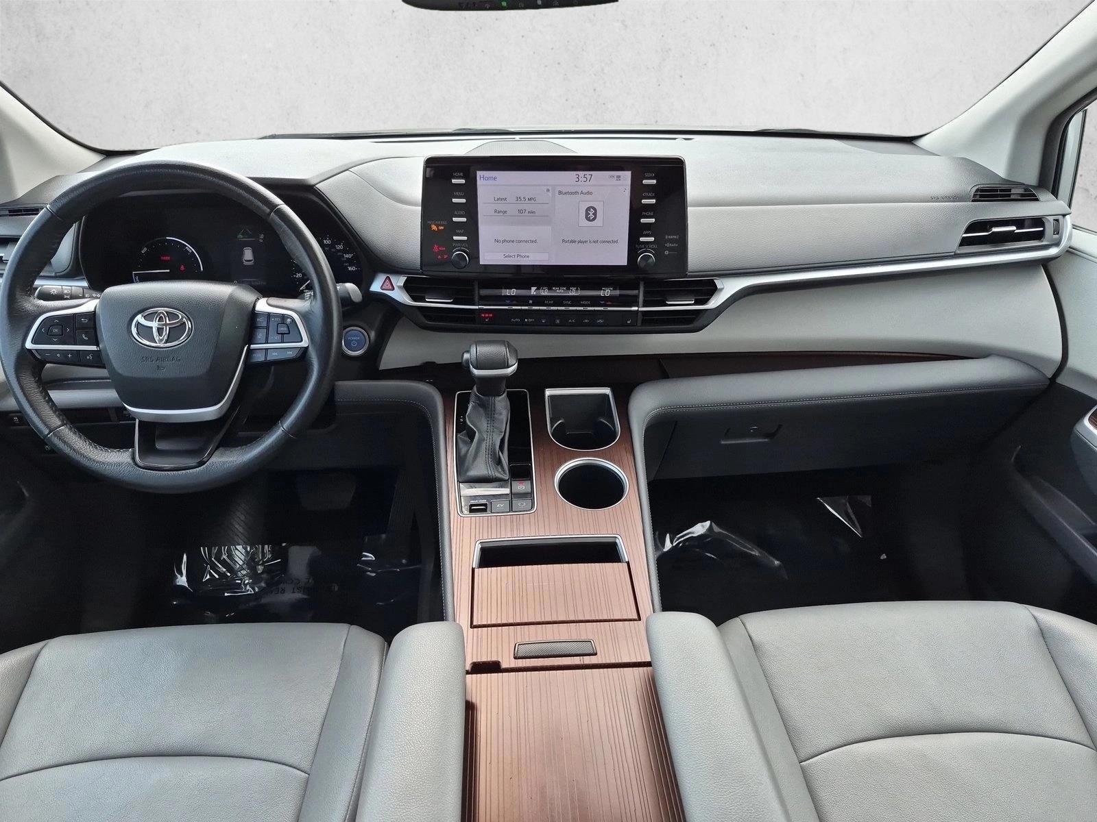 Thumbnail: 2024 Toyota Sienna - 3