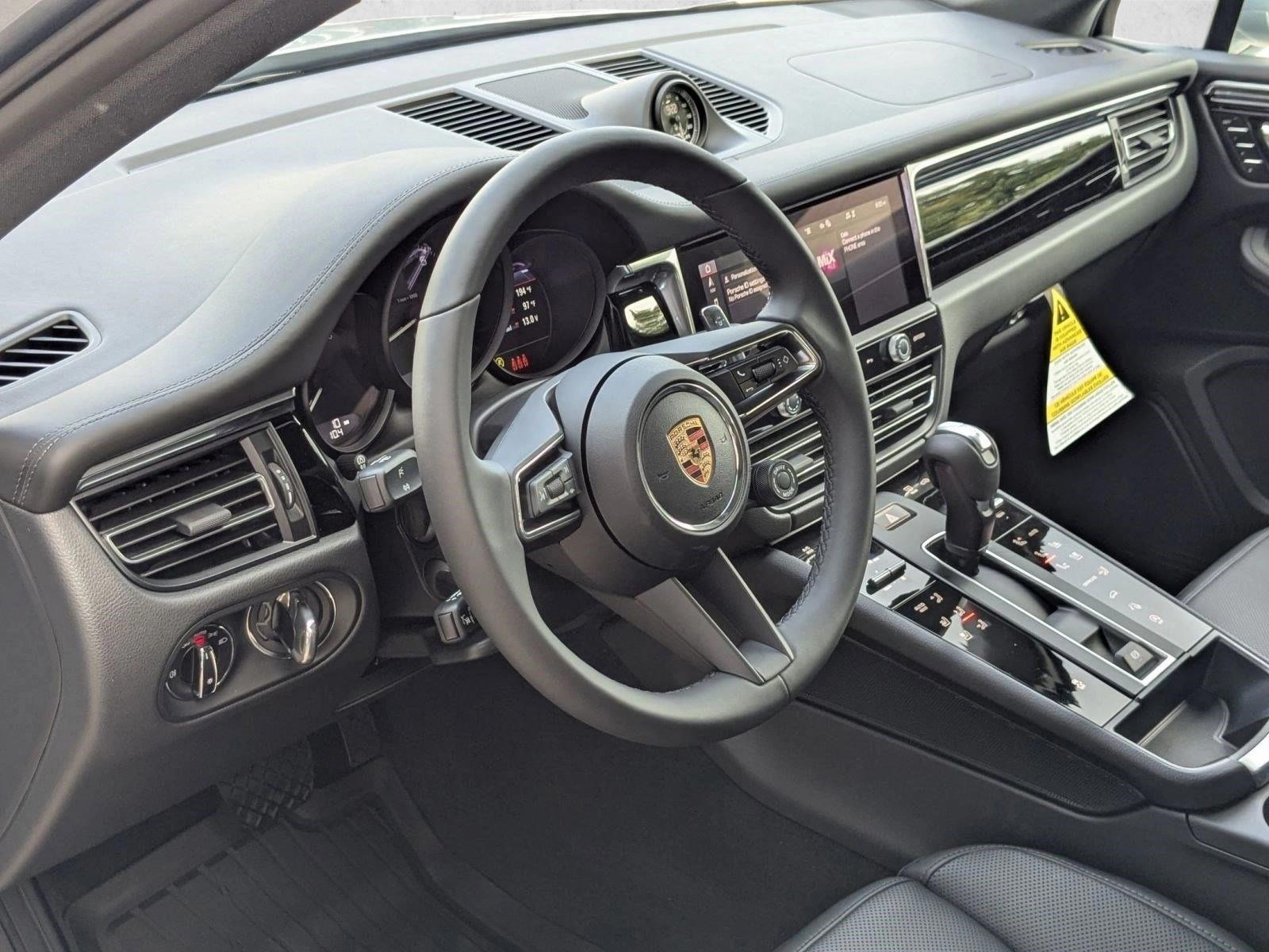 Thumbnail: 2026 Porsche Macan - 3