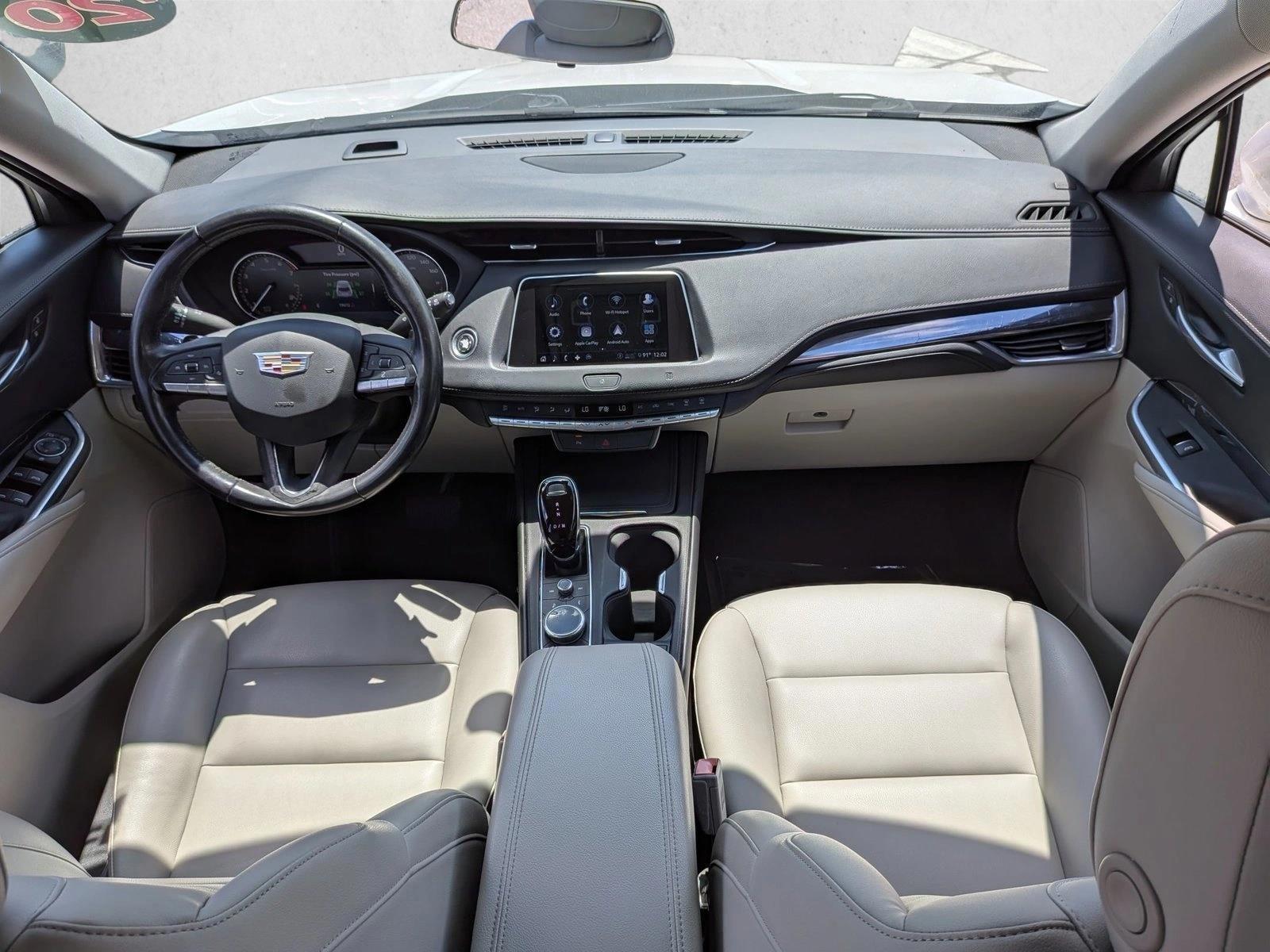 Thumbnail: 2020 Cadillac XT4 - 4