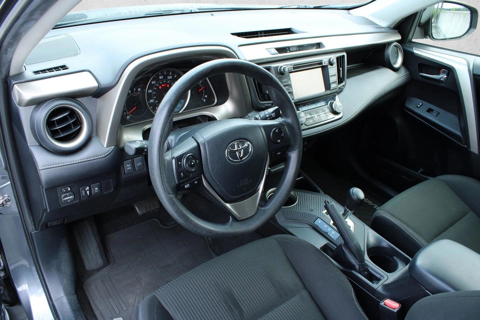 Thumbnail: 2015 Toyota RAV4 - 3