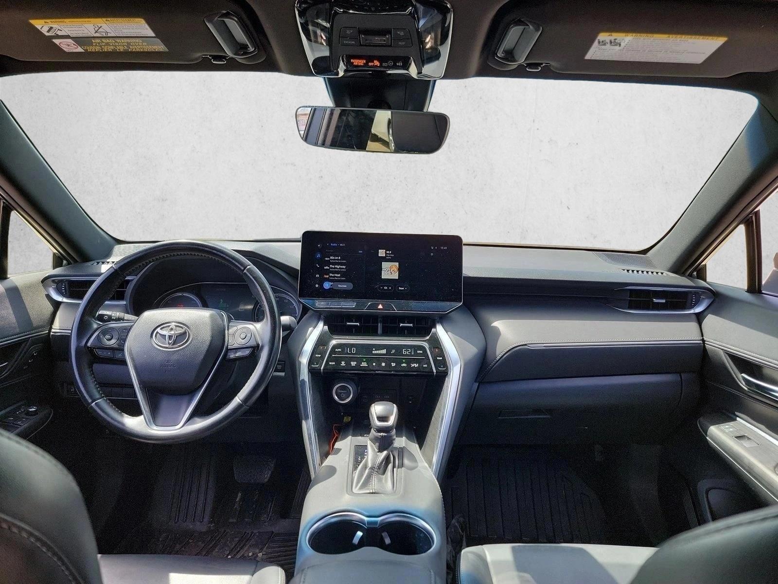 Thumbnail: 2023 Toyota Venza - 3