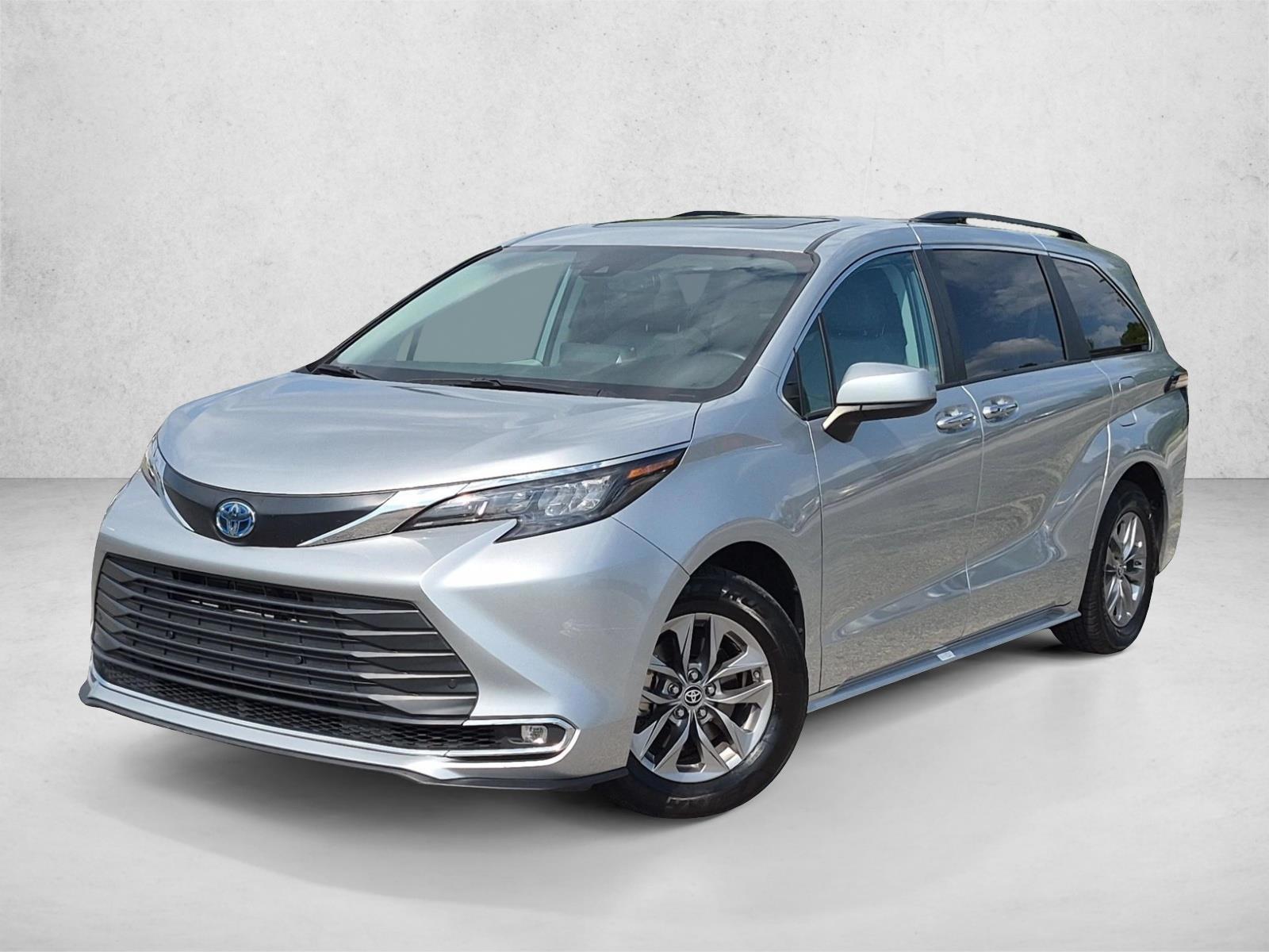 Thumbnail: 2024 Toyota Sienna - 1
