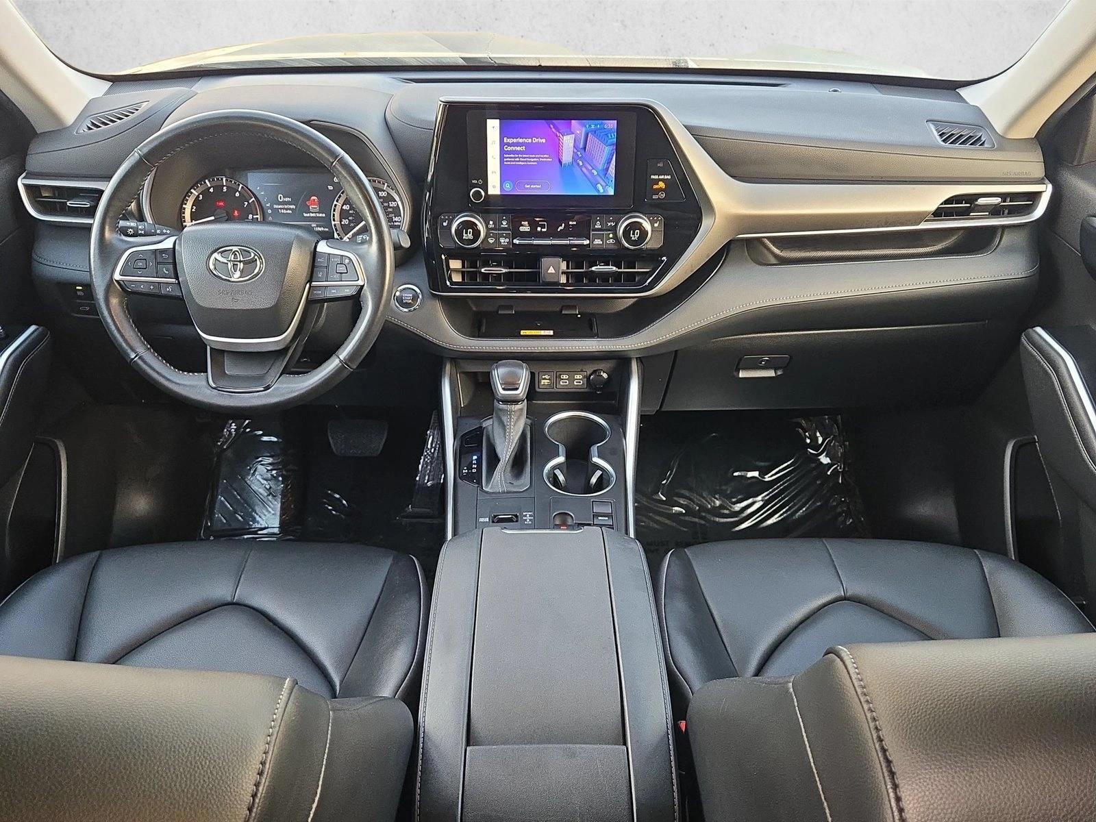 Thumbnail: 2023 Toyota Highlander - 3