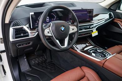 2027 BMW X7
