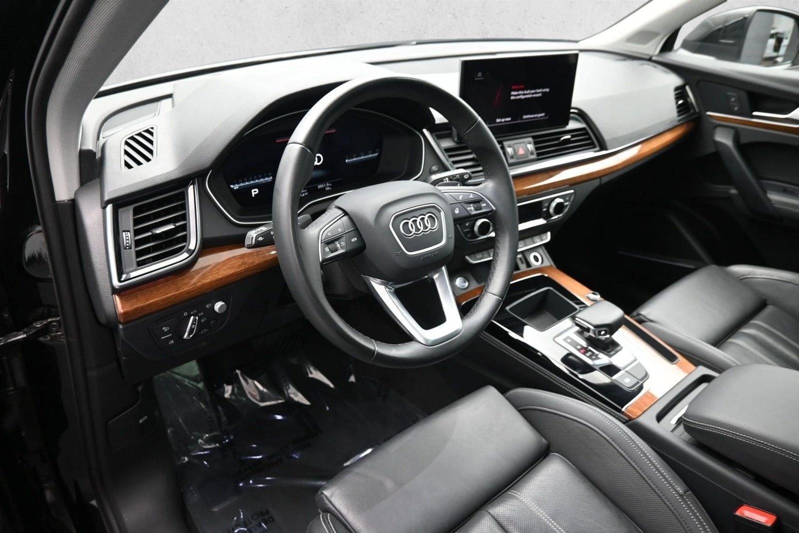 Thumbnail: 2023 Audi Q5 - 3