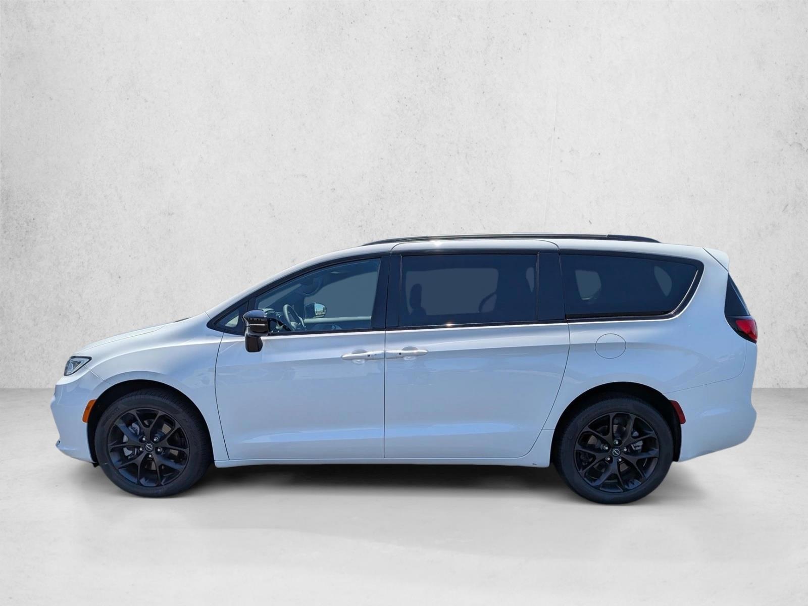 Thumbnail: 2026 Chrysler Pacifica - 2