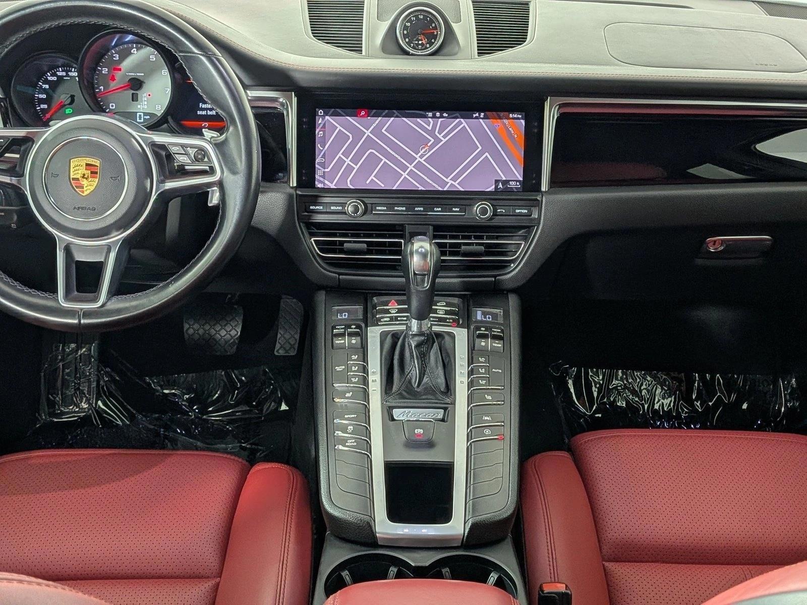 Thumbnail: 2021 Porsche Macan - 4