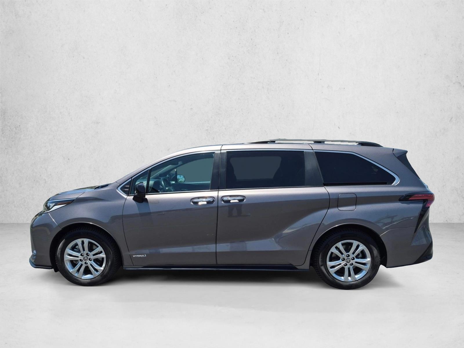 Thumbnail: 2021 Toyota Sienna - 2
