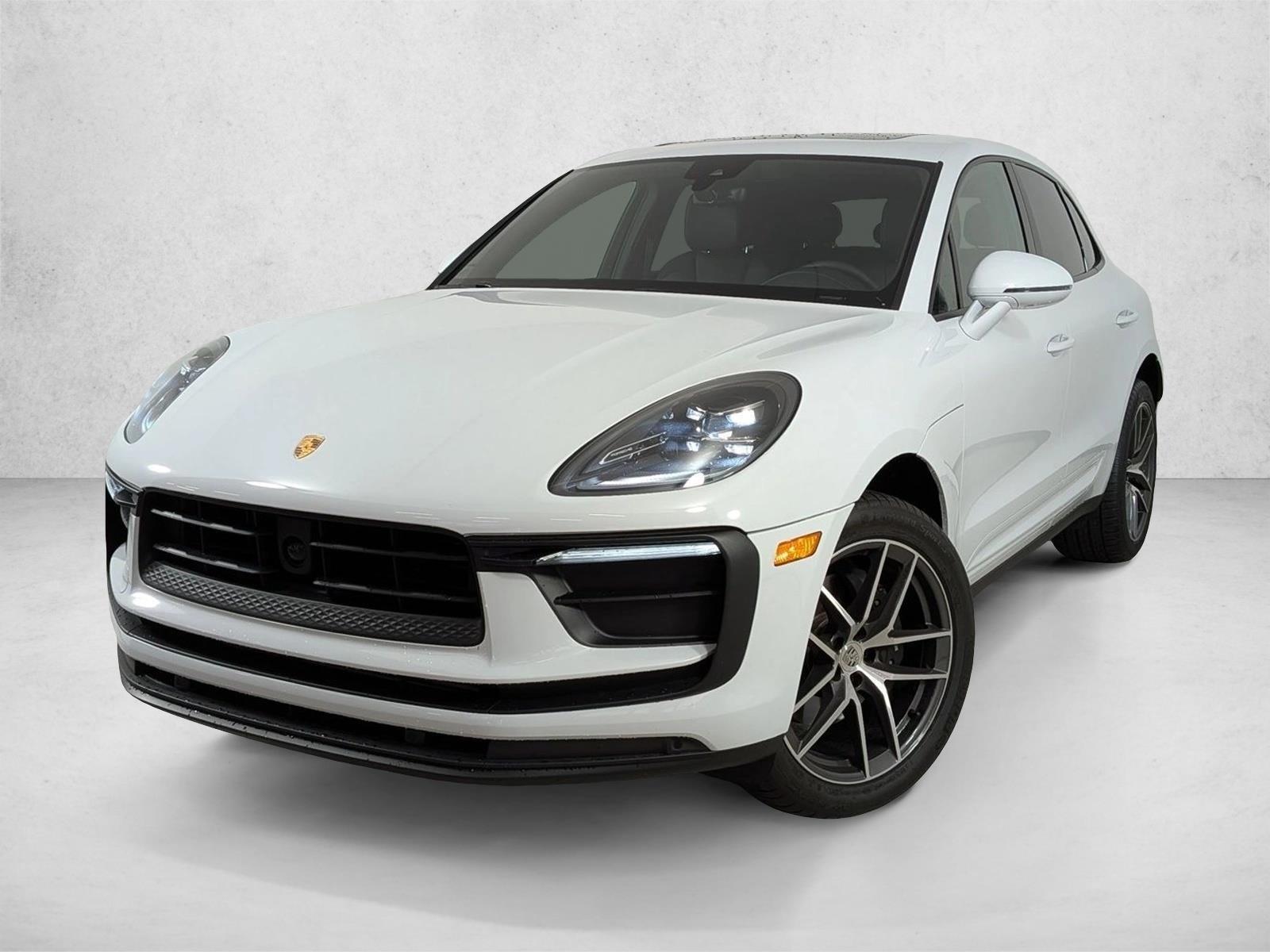 2025 Porsche Macan's photo